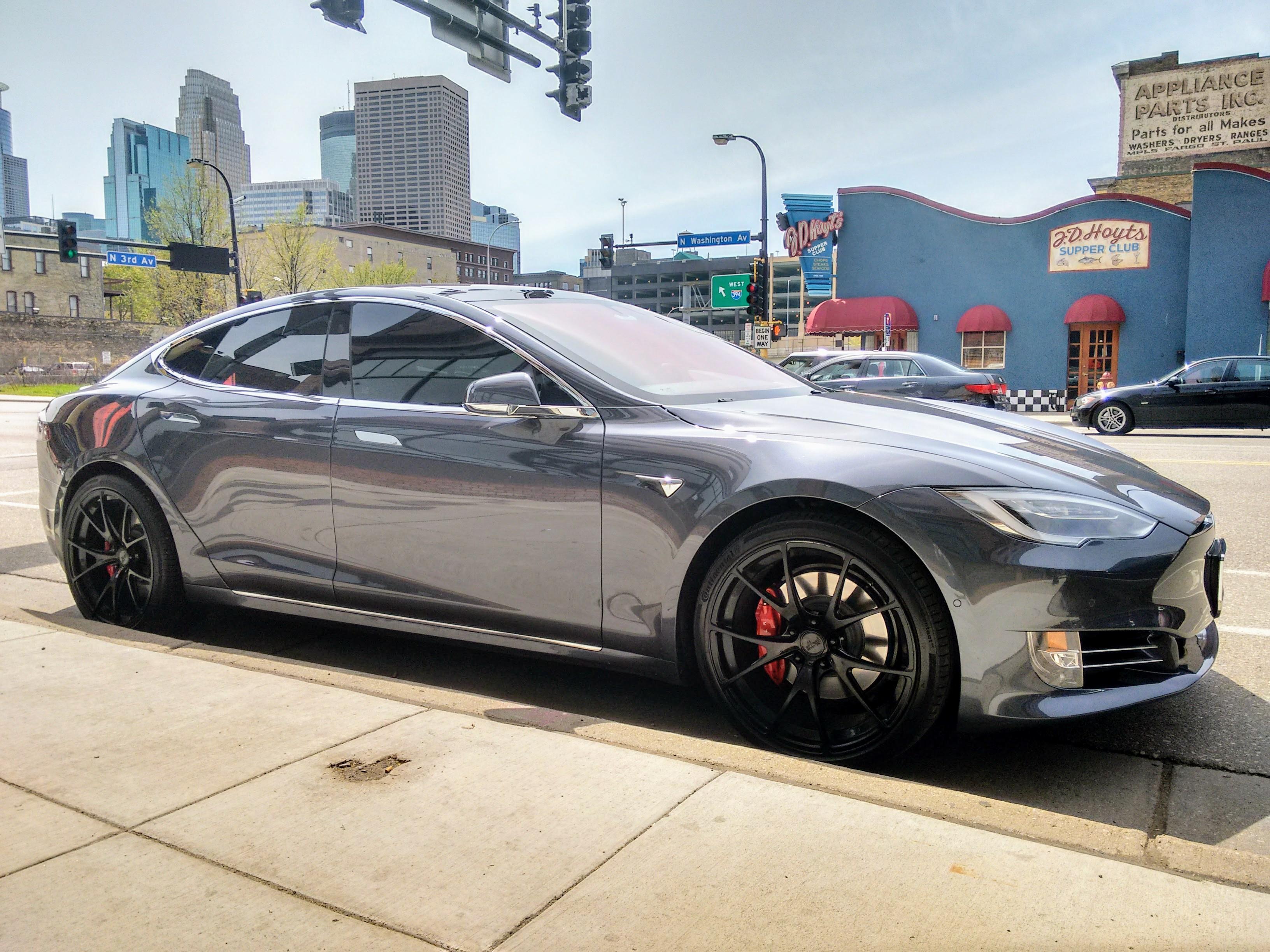 [Tesla Model S] spotted in Minneapolis, MN r/spotted