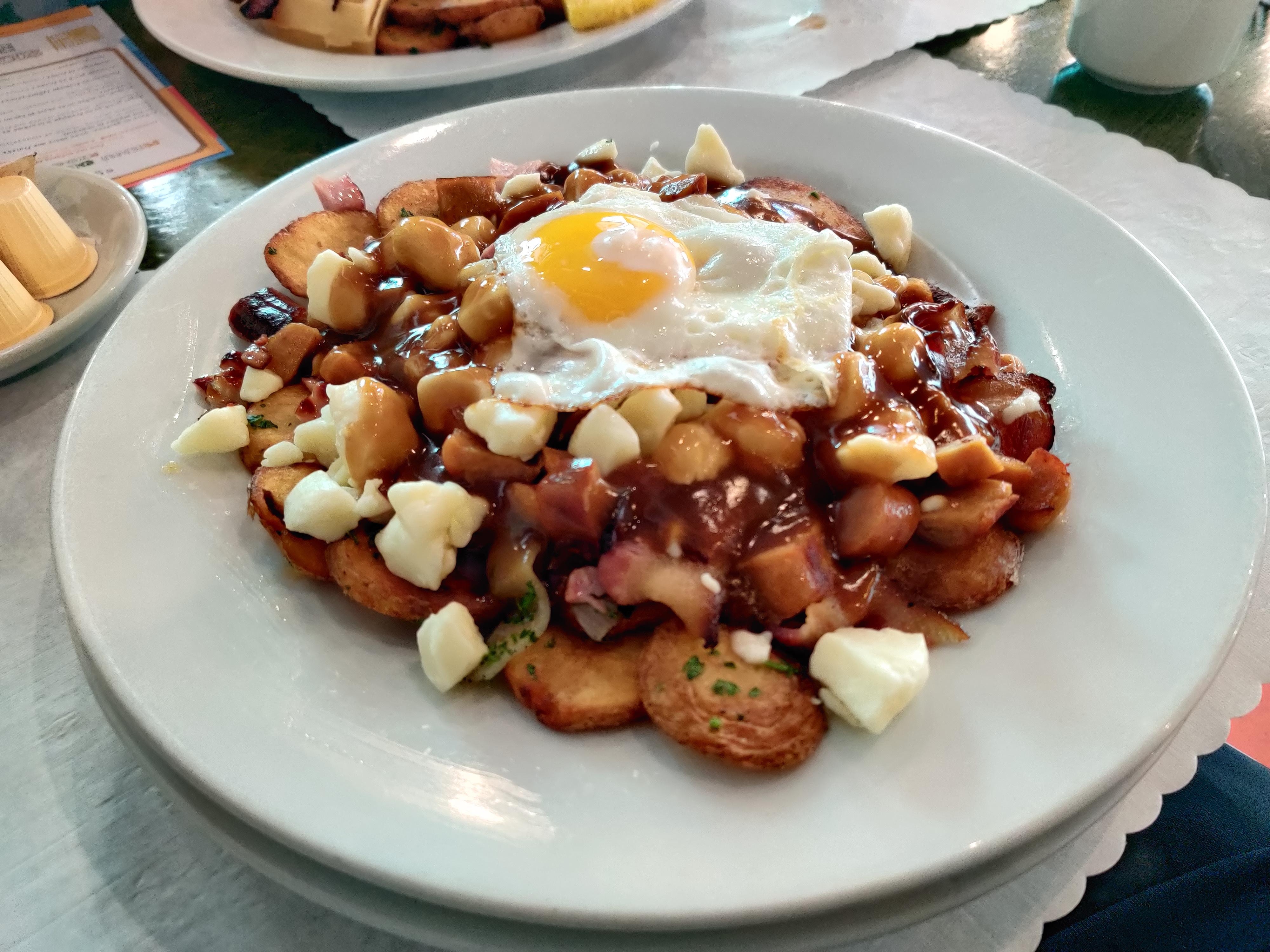 Breakfast Poutine Eggspectation, Ottawa r/poutine