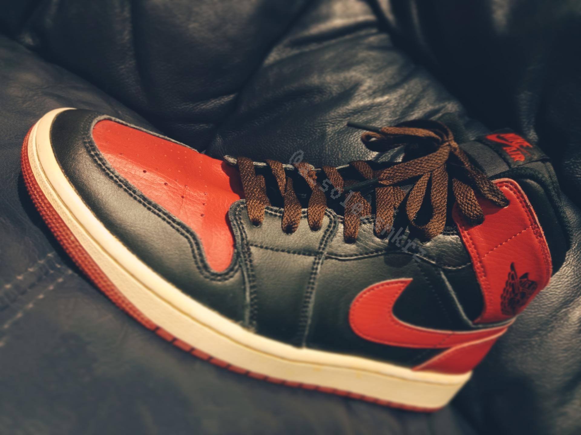 Custom Jordan 1 Mid Bred Repainted the red section black,reshaped