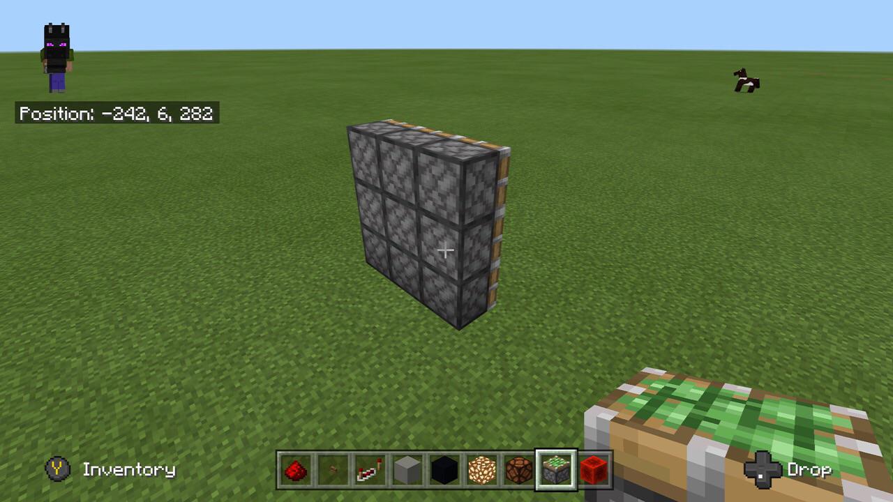 How can I make a redstone circuit that triggers just these pistons at