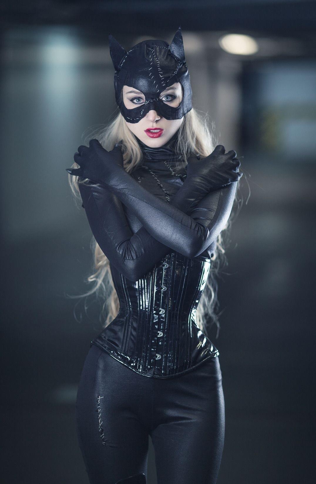 Catwoman model Absentia Veil r/cosplaygirls
