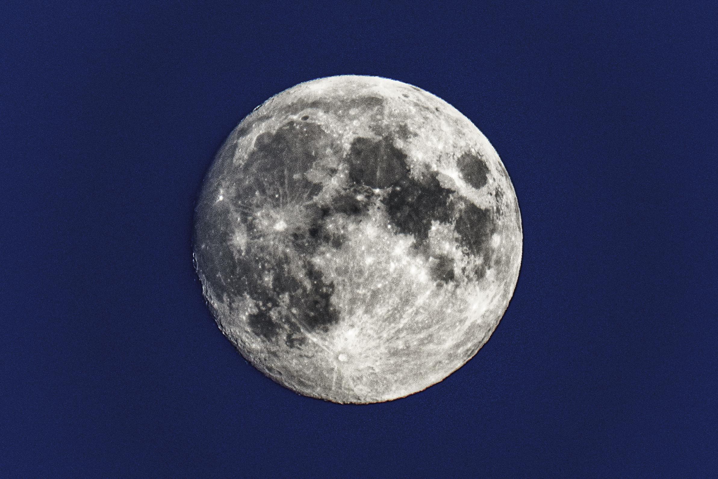 Handheld moon. A7R III 100400 GM + 1.4X (560mm f/8 1/250 ISO 2000) r