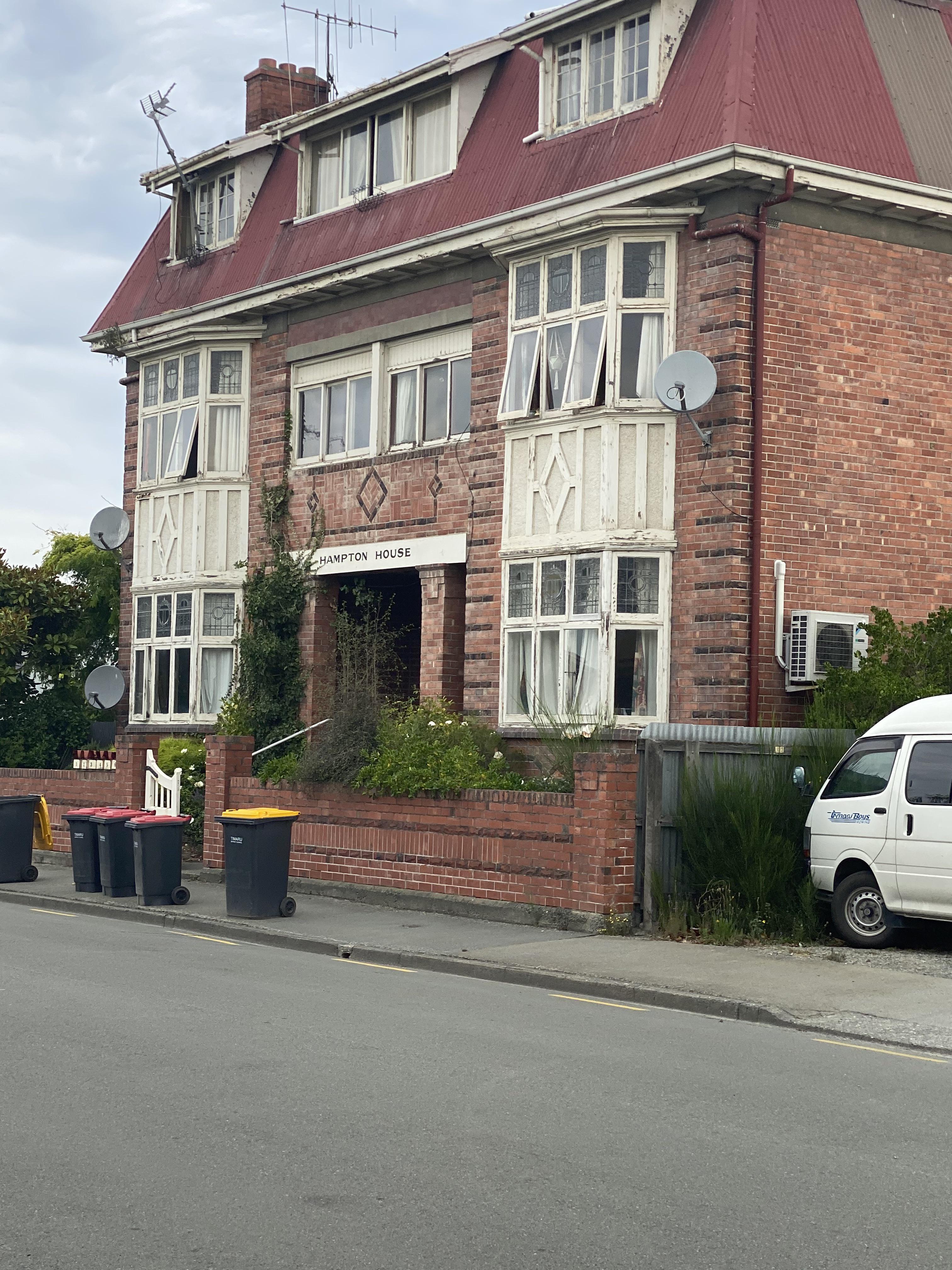 I found the Hampton House r/Kanye