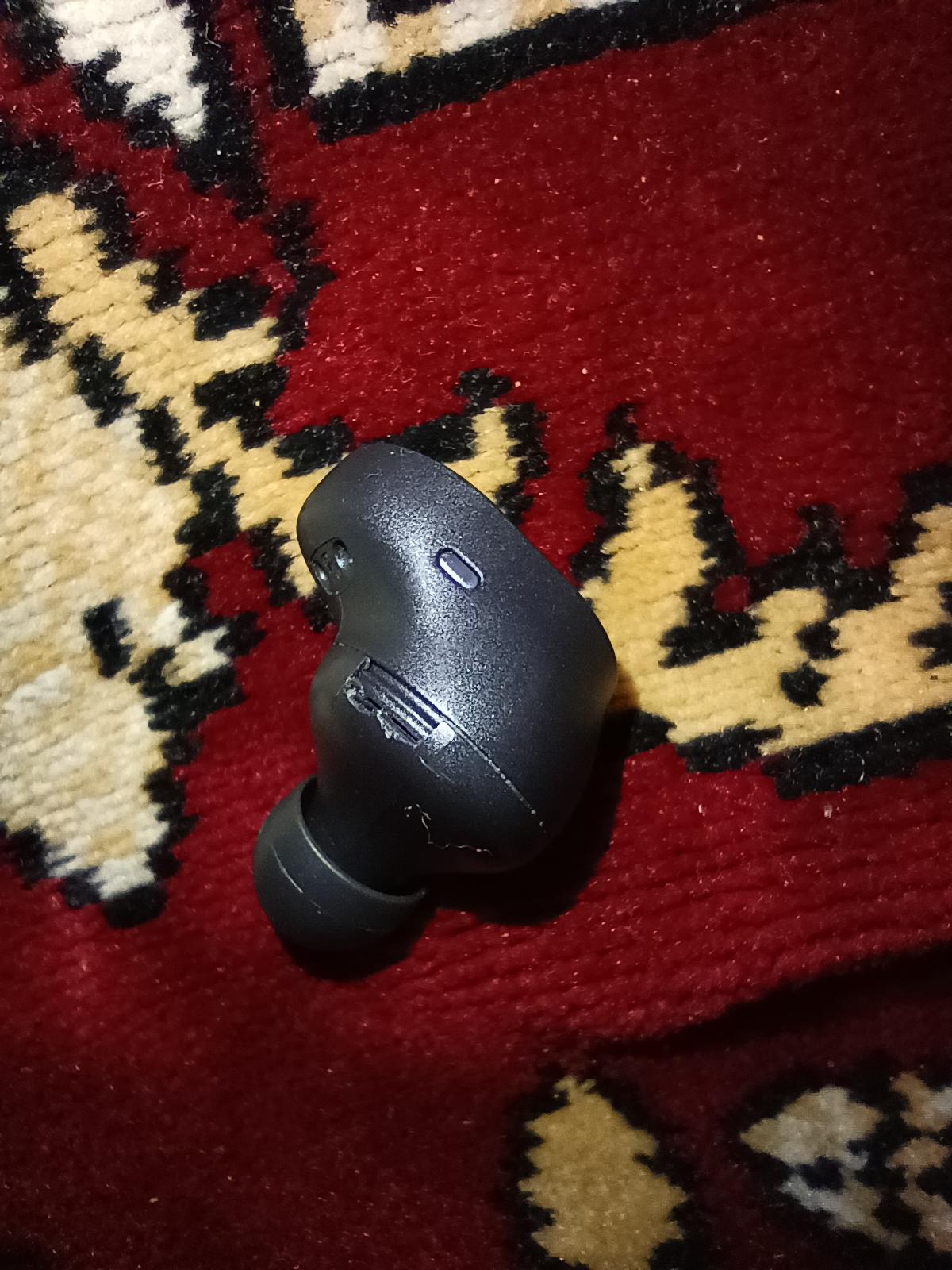 Sesh Evo plastic... fell off? : r/Skullcandy