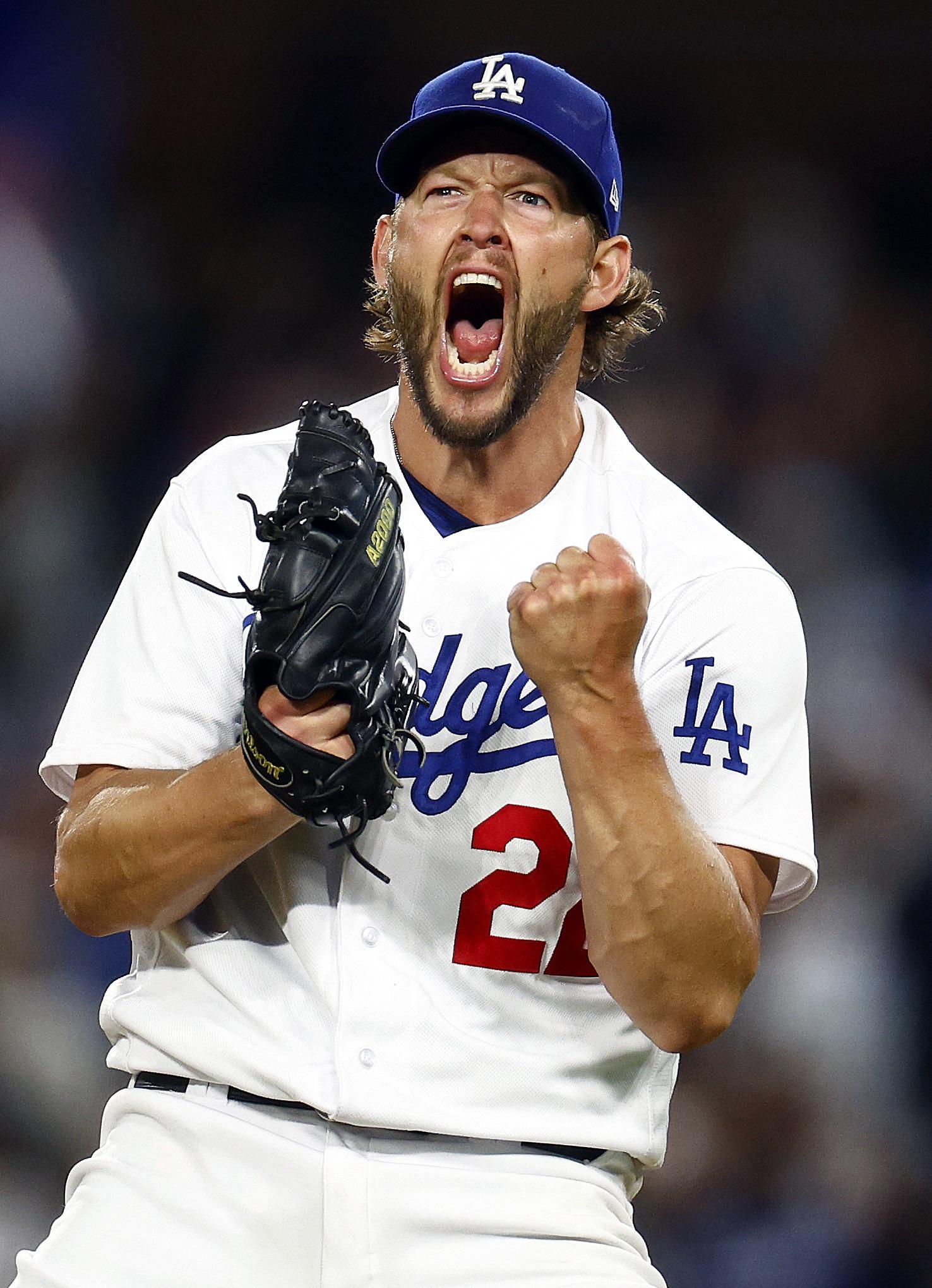 CLAYTON KERSHAW GETS THE 200TH WIN OF HIS CAREER! r/Dodgers