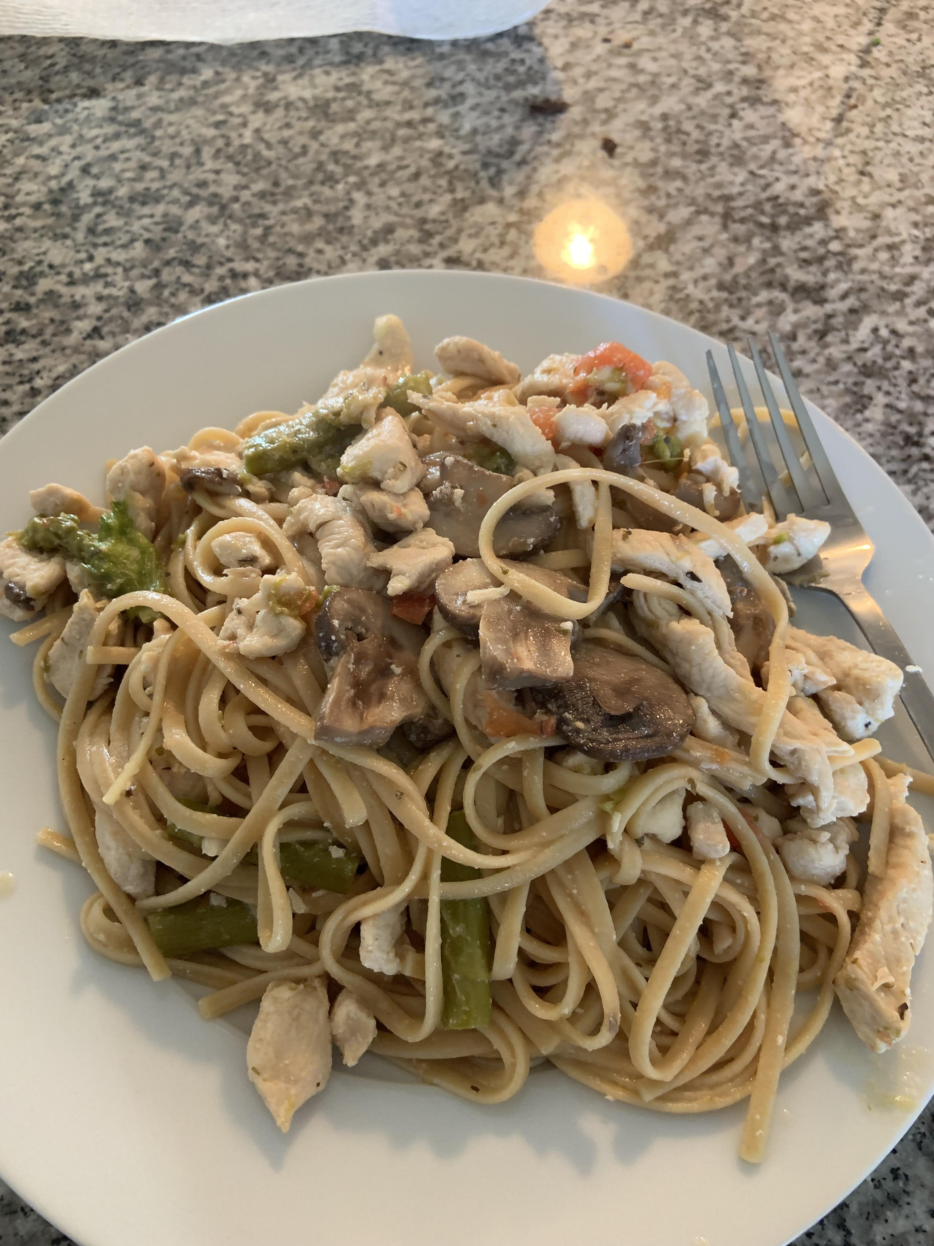 Whole wheat linguine pasta with chicken, baby Bella mushrooms