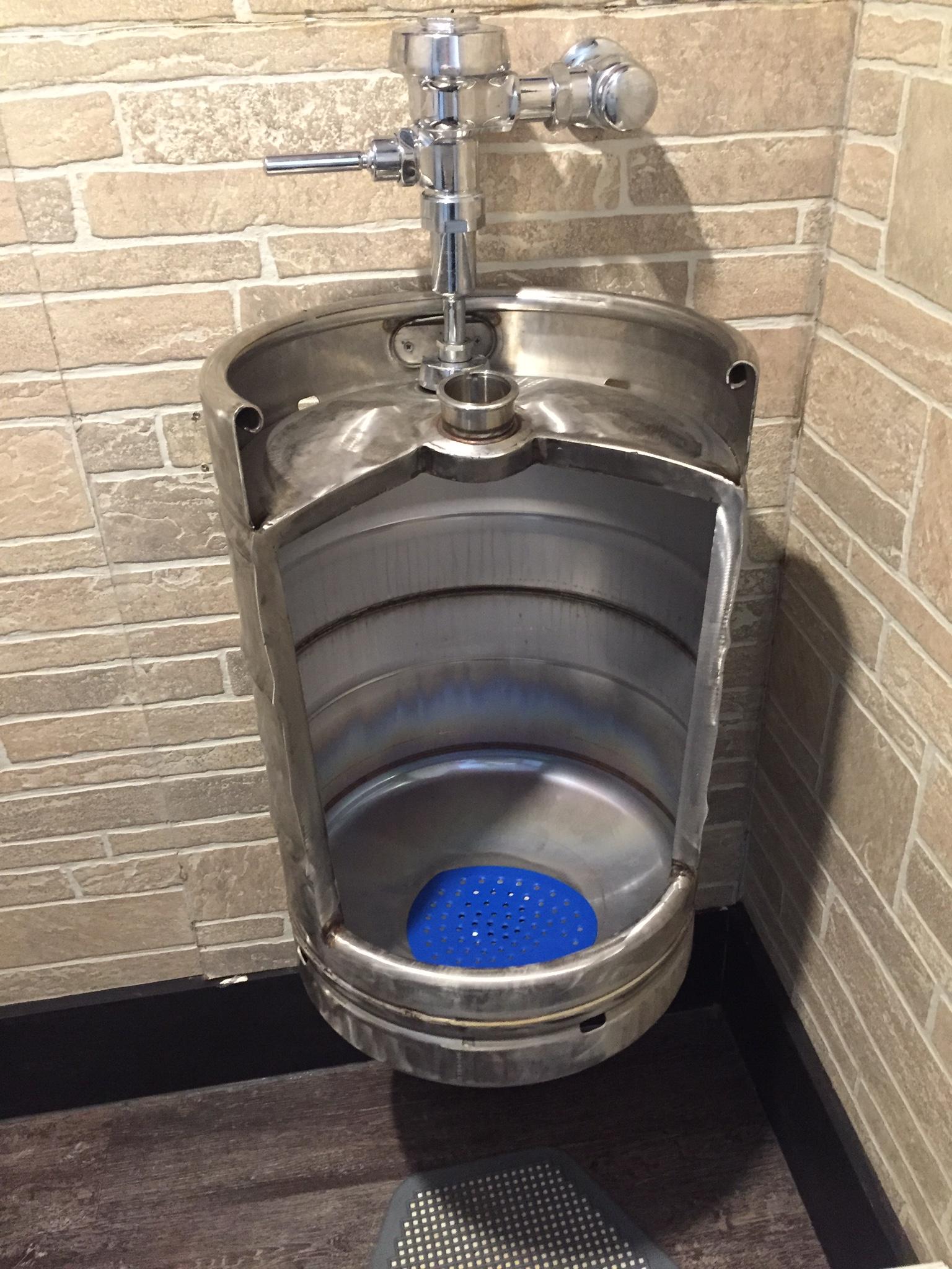 Keg converted into a urinal. r/mildlyinteresting