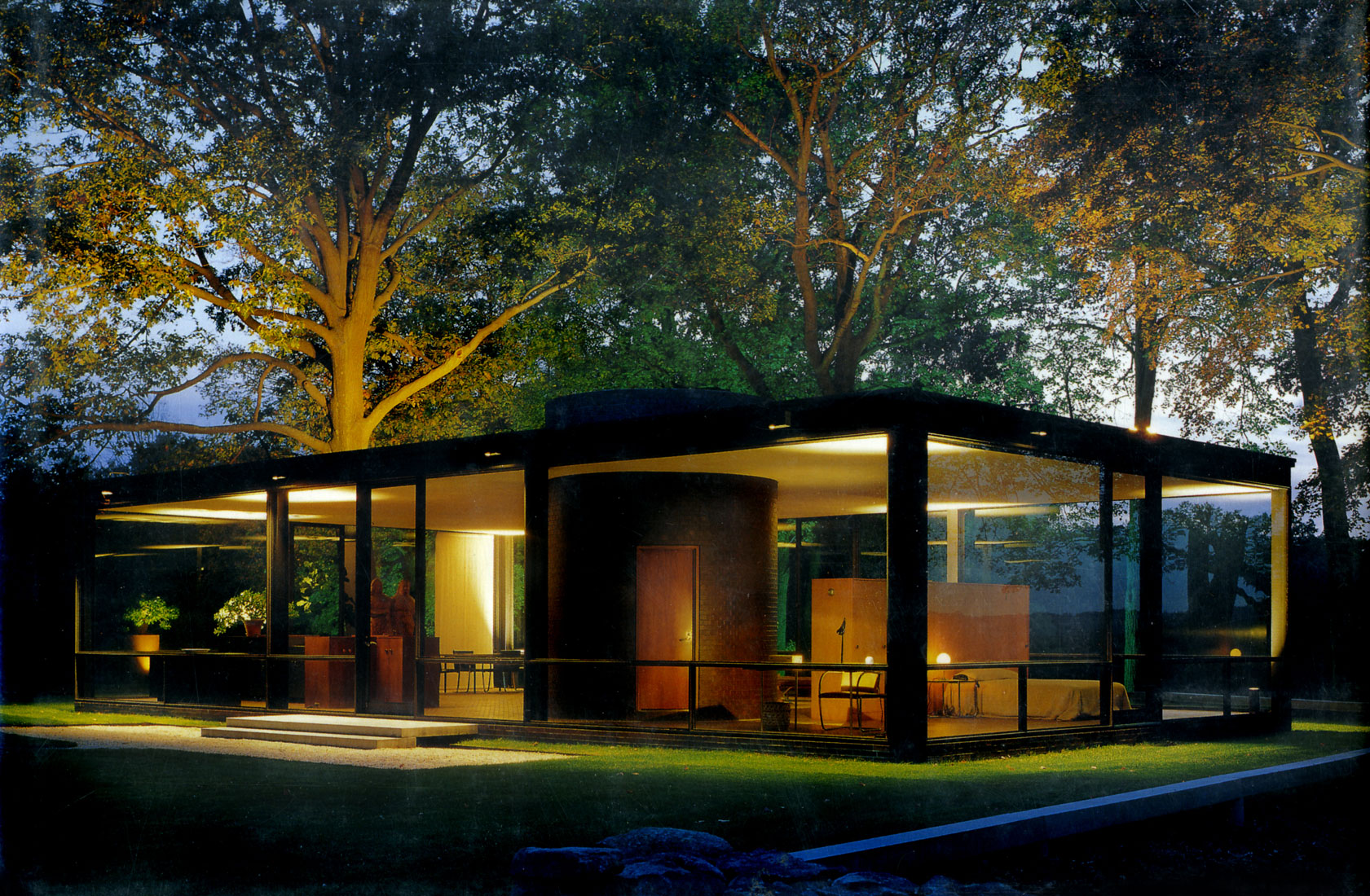 Glass House, Connecticut, USA (1949) by Philip Johnson r/Houseporn