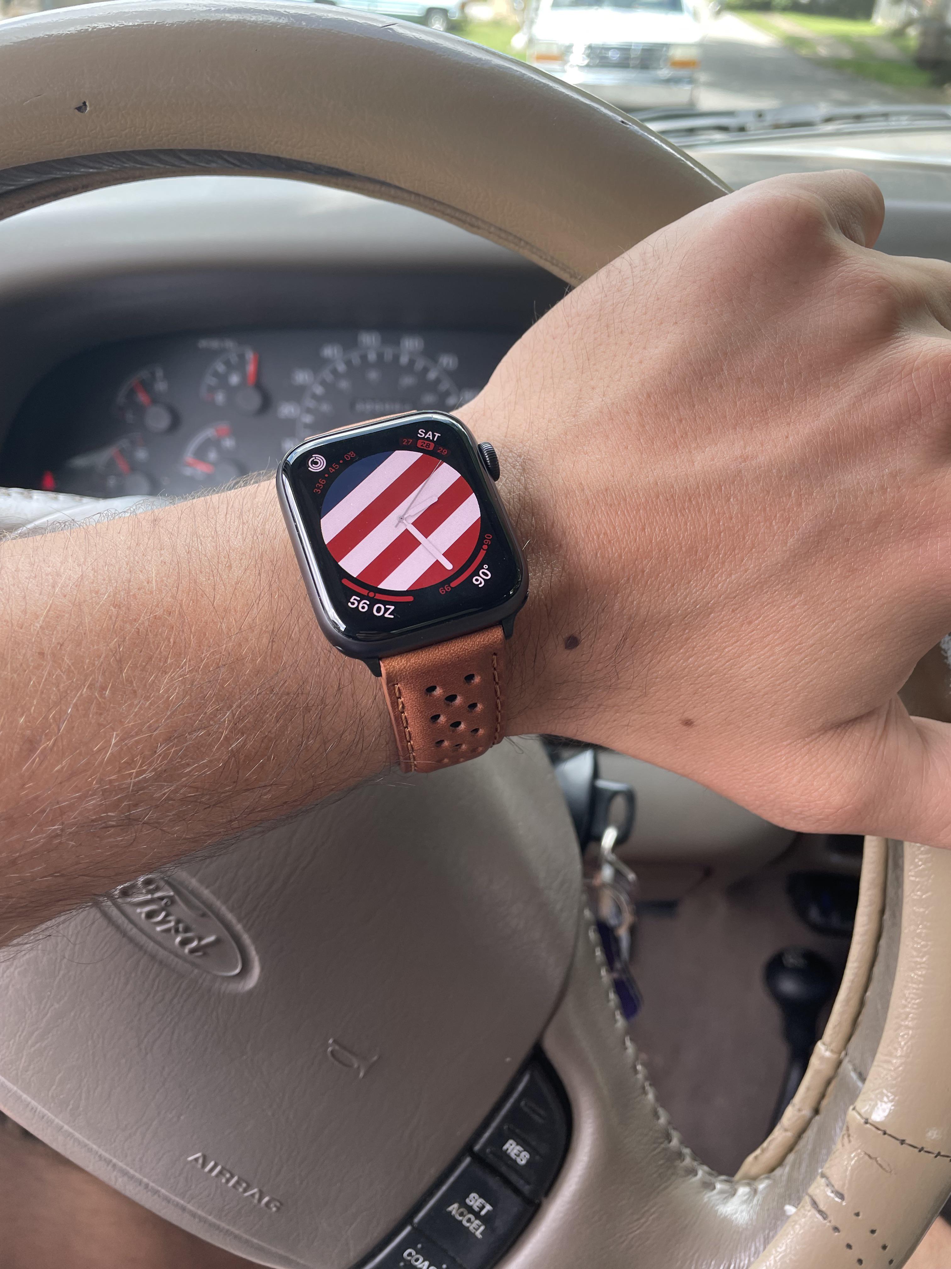 Today’s watch SE Nike 44mm in Space Gray with Barton Caramel Brown