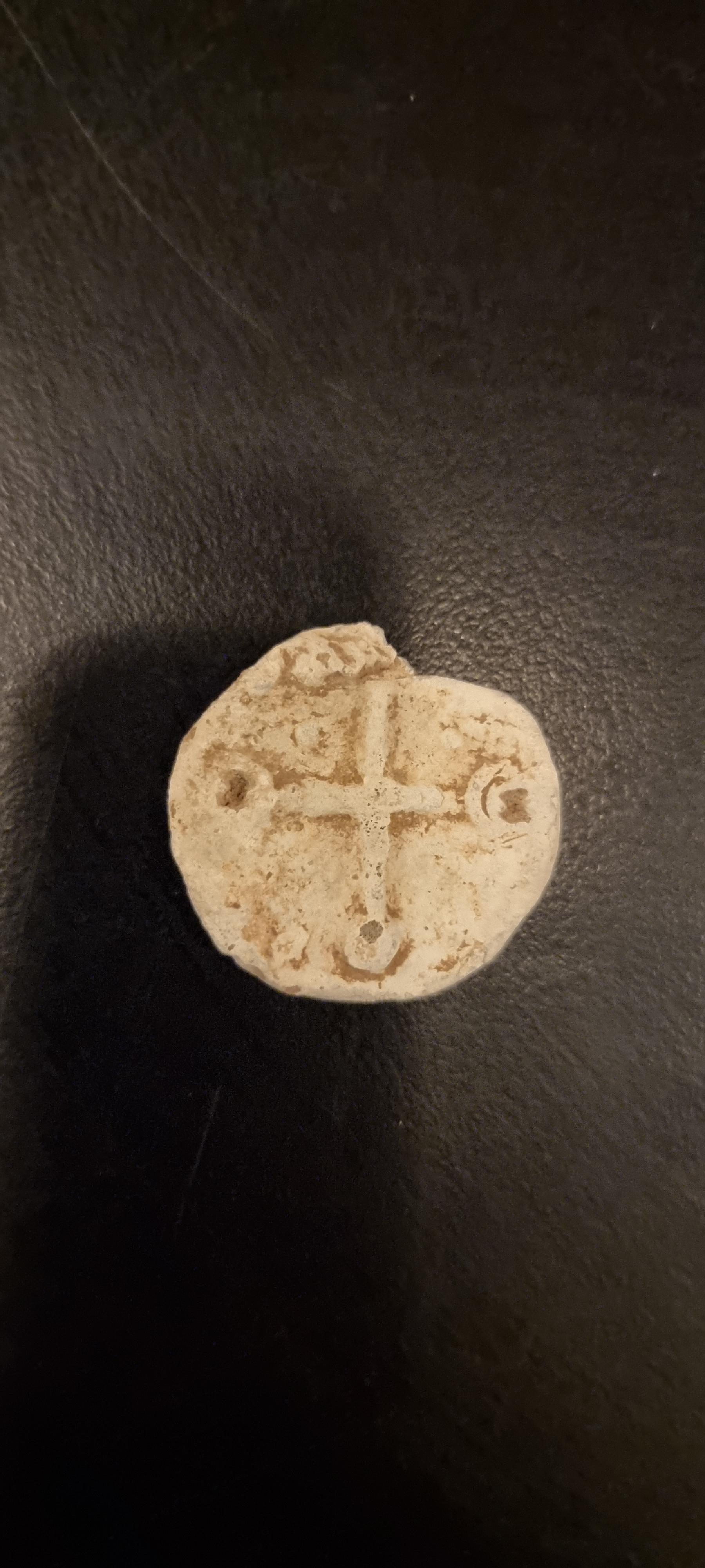 Please help identify, friend found in Suffolk, UK using metal detector