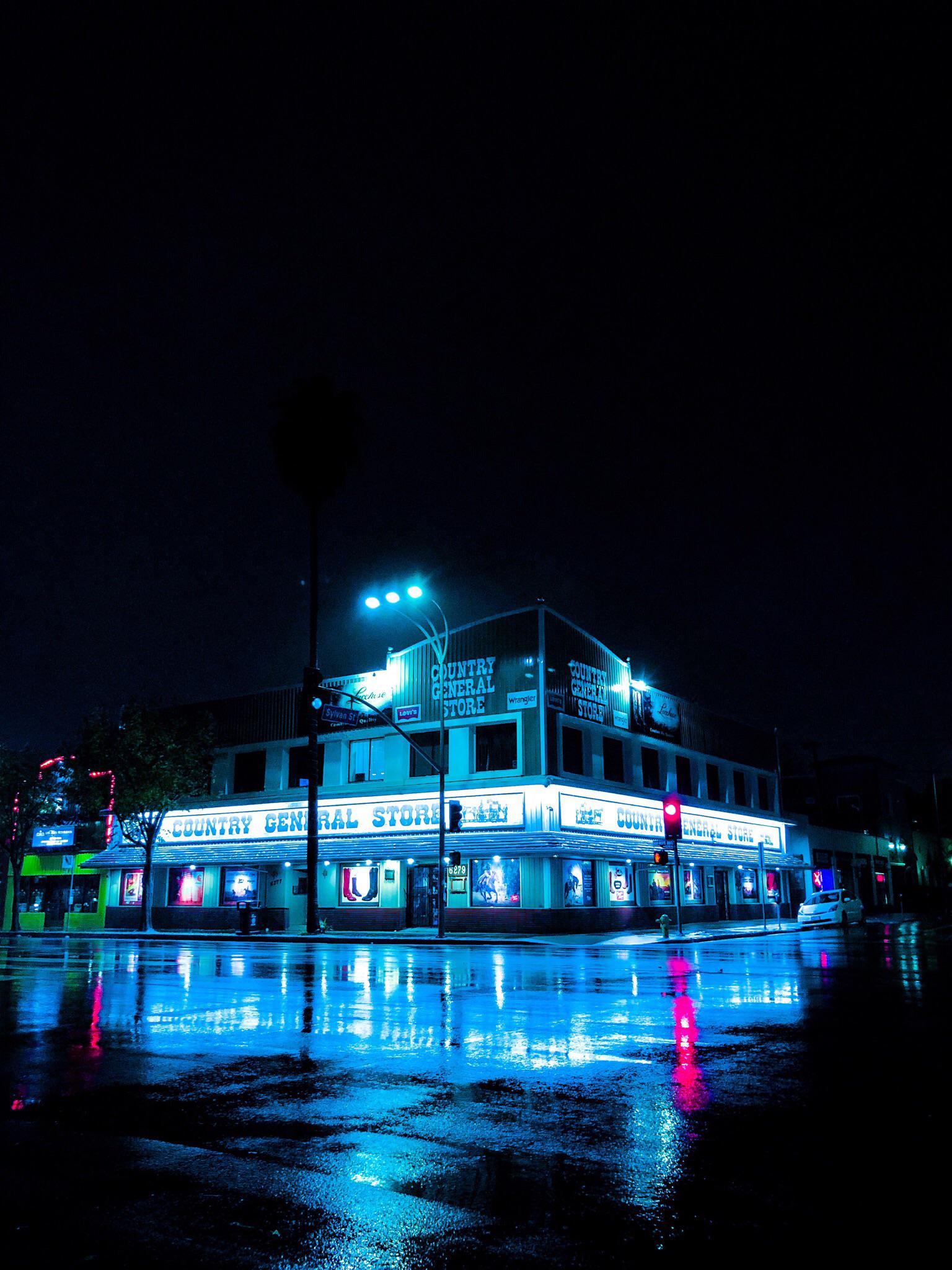 Country General Store. Van Nuys, CA r/raining