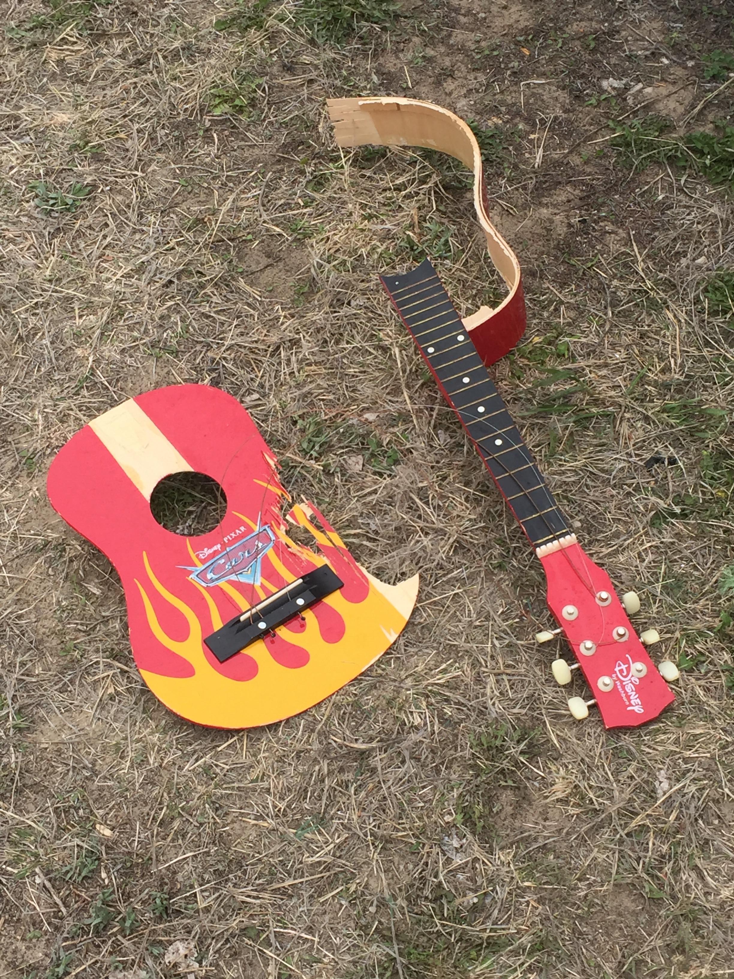 Just broke my Disney cars guitar I’ve have for almost 8 years u/doge