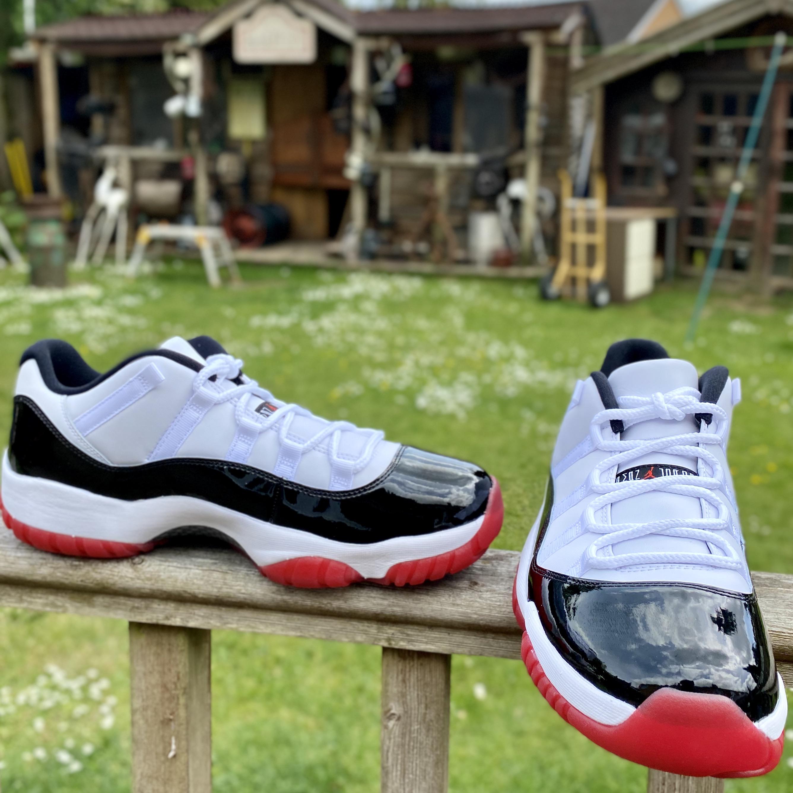 Jordan 11 Retro Low Concord Bred r/Sneakers