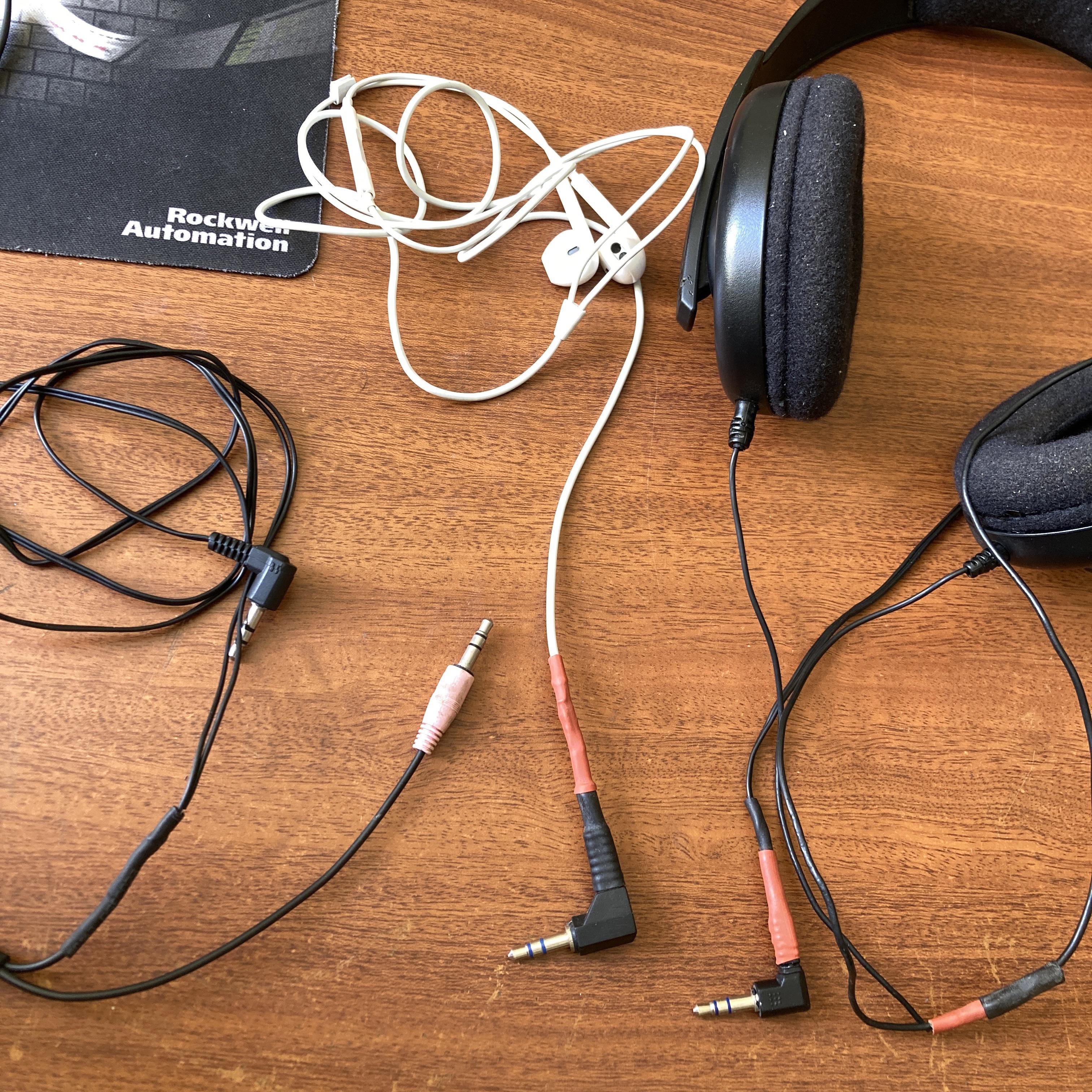 Headphone jack fixed with airplane earphones r/DIYAudioCables