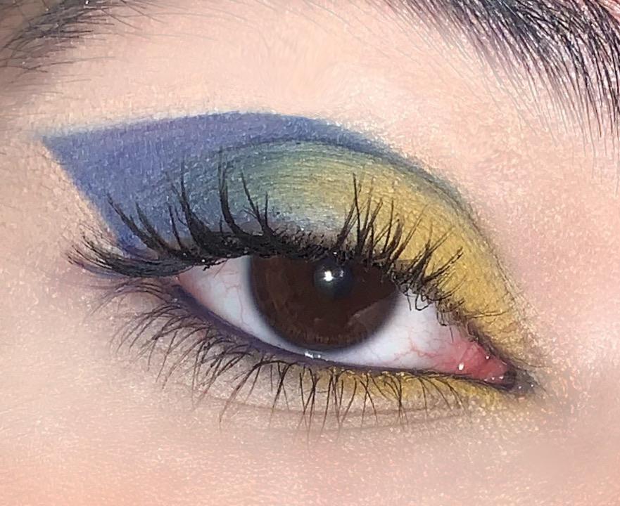 My crush asked me to do a blue and yellow eyeshadow and here it is