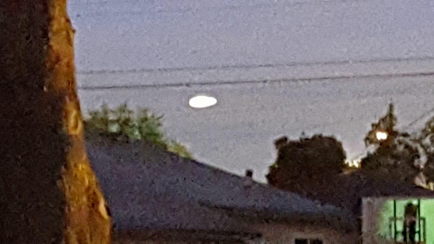 Spotted March 22, 2018 in Norwalk California. r/UFOs