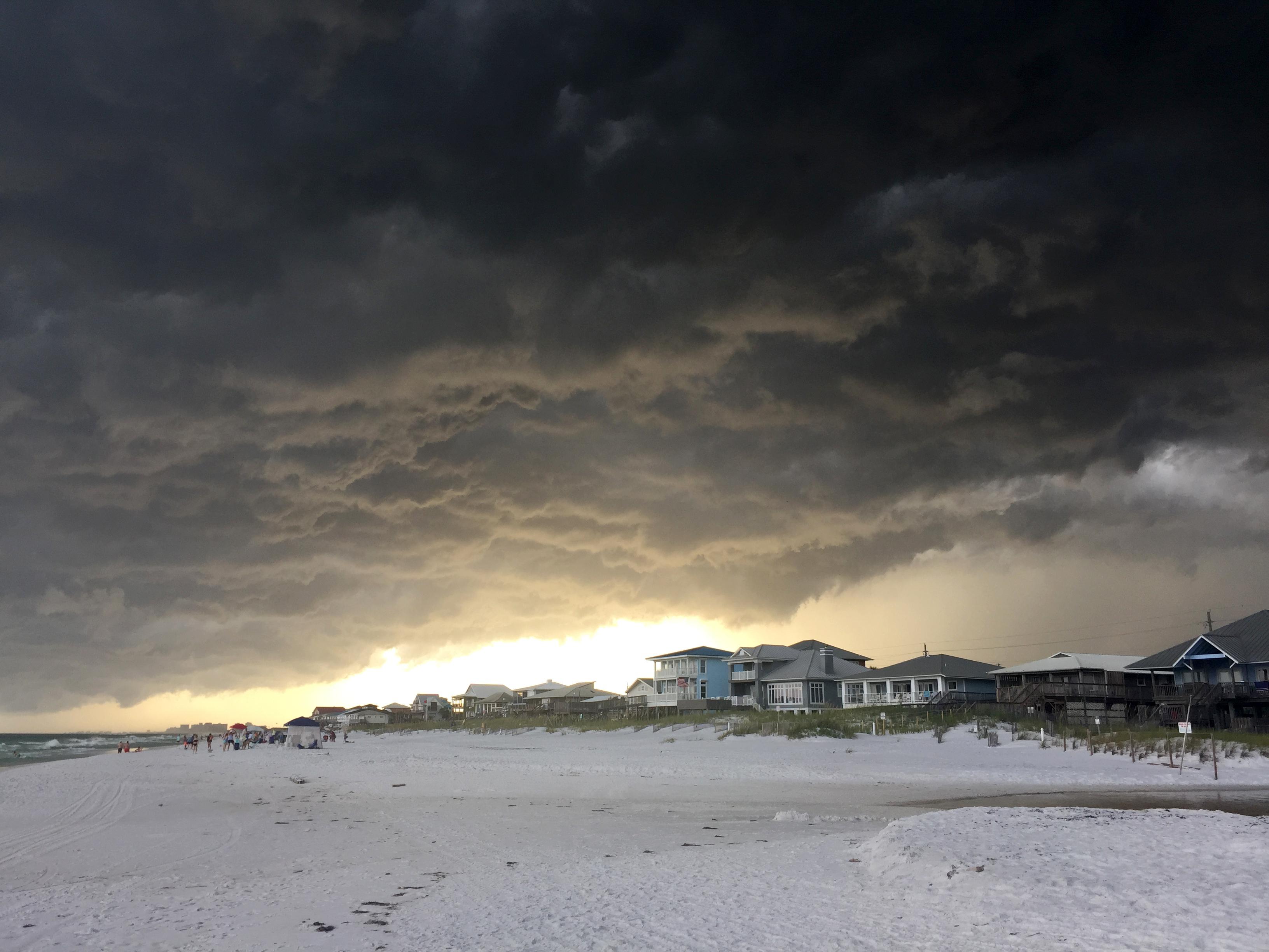 Optimism in a Coming Storm Santa Rosa Beach, 30A, Florida r/pics