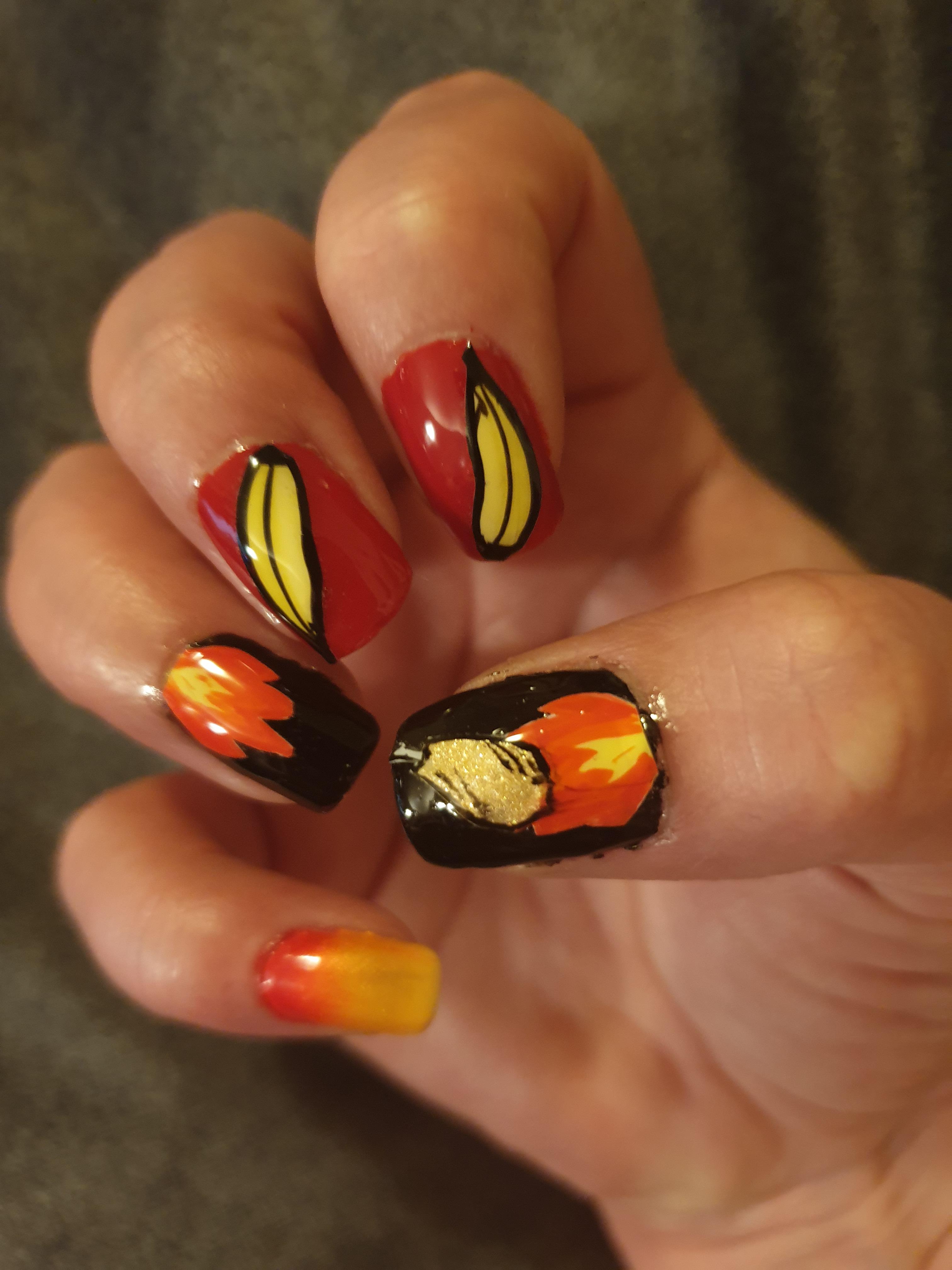 As promised this week's nails with bananas and tendies!Okay, fine