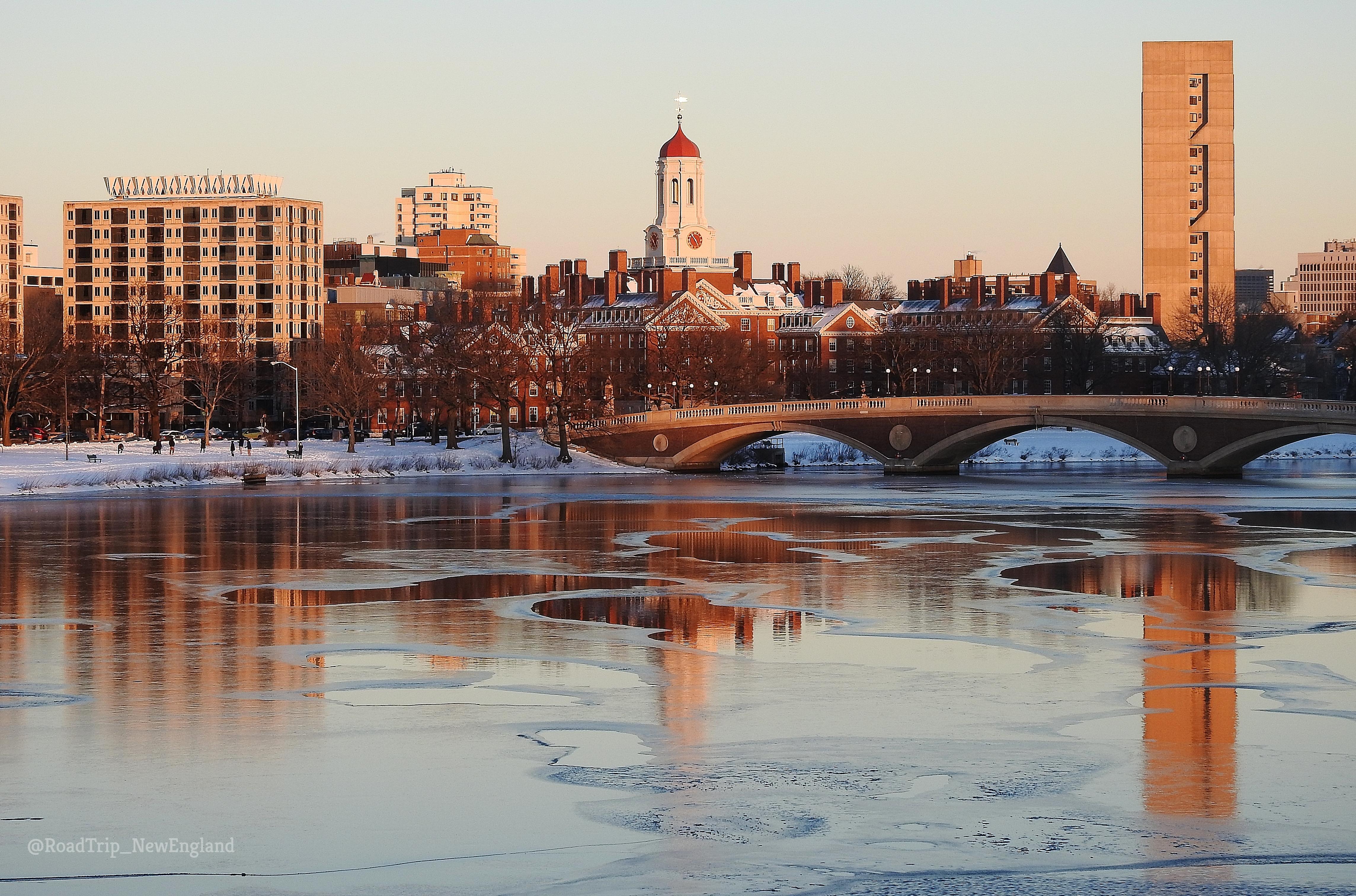 Sunset on the Charles River, Cambridge MA [4576x3024] r/CityPorn