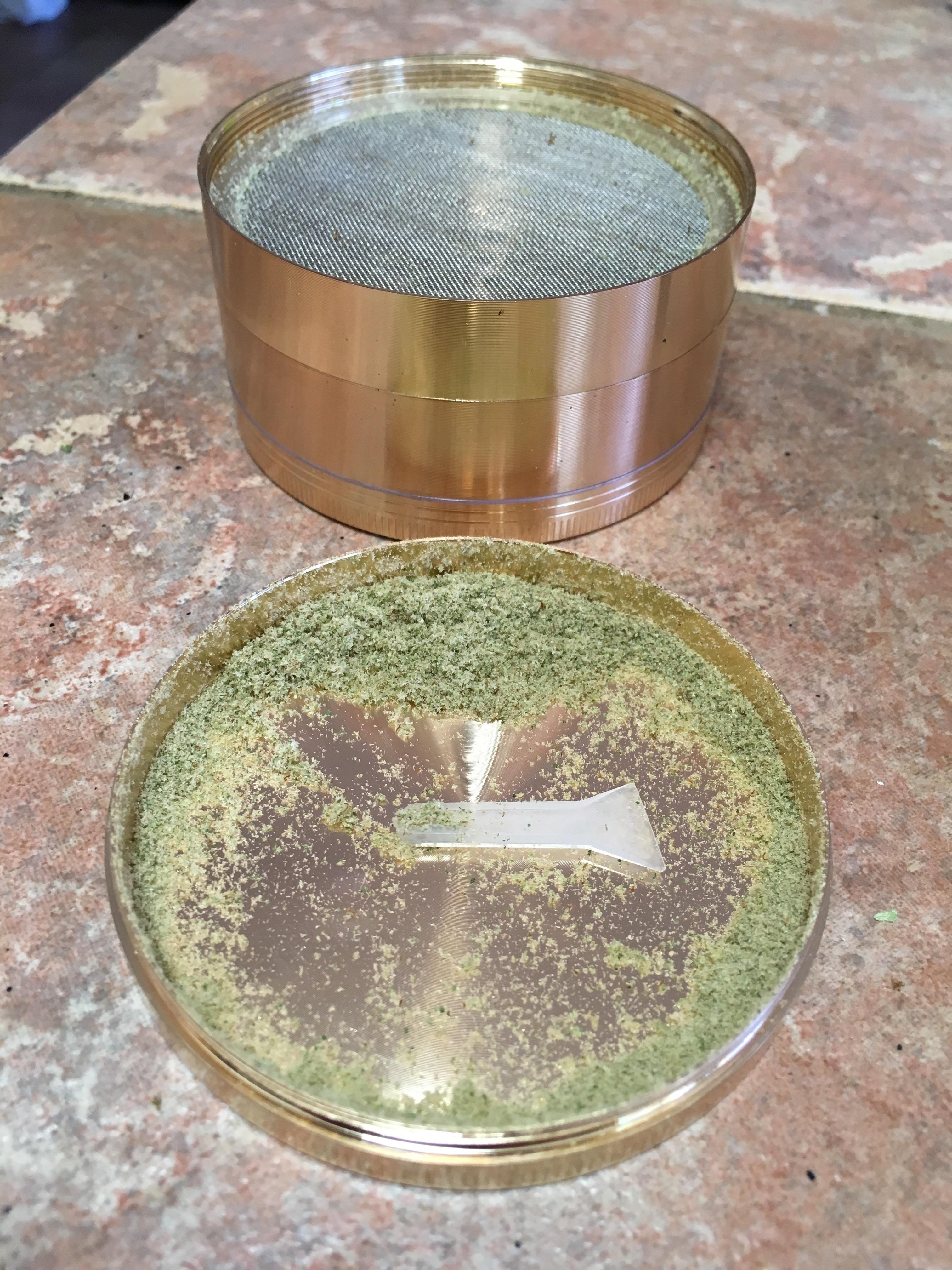 After about two times filling this new Kingtop grinder, it gave me this