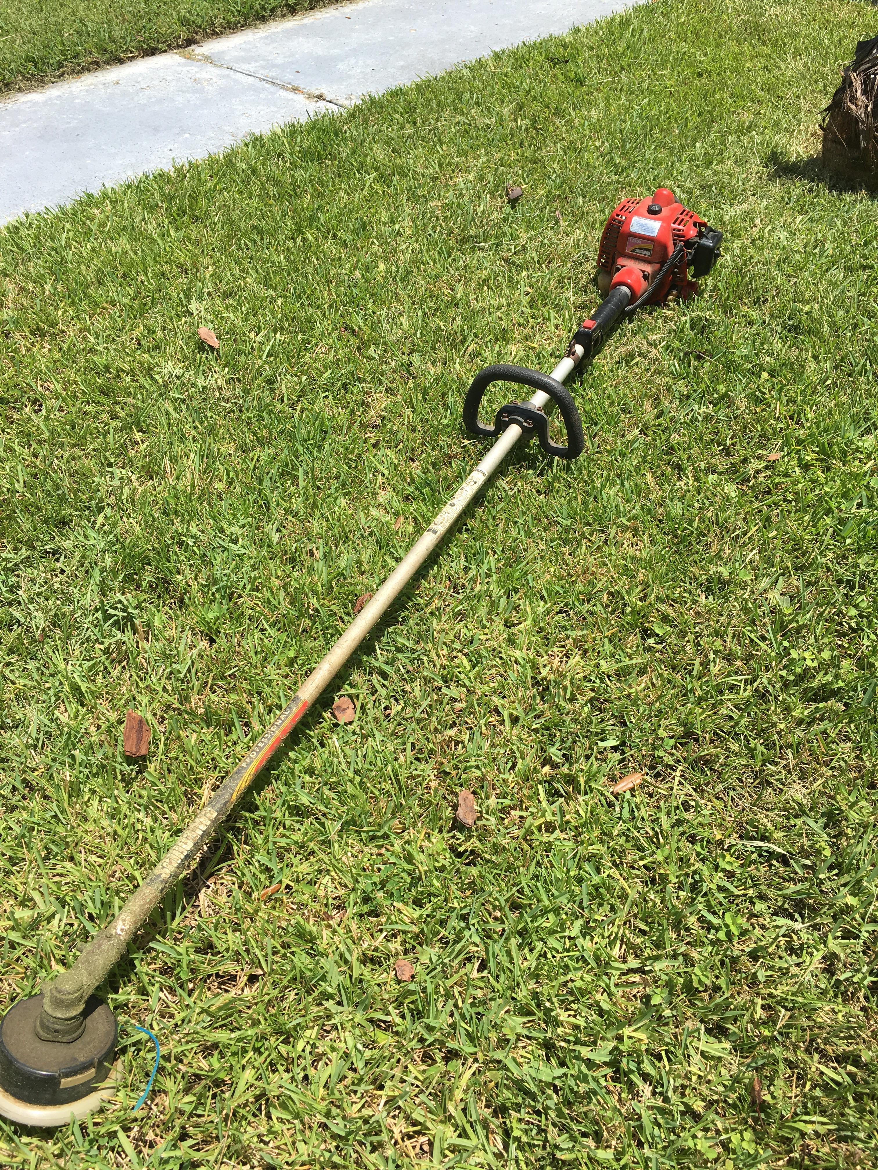 I bought this Shindaiwa T230 trimmer when I was 16 years old (1999) 3