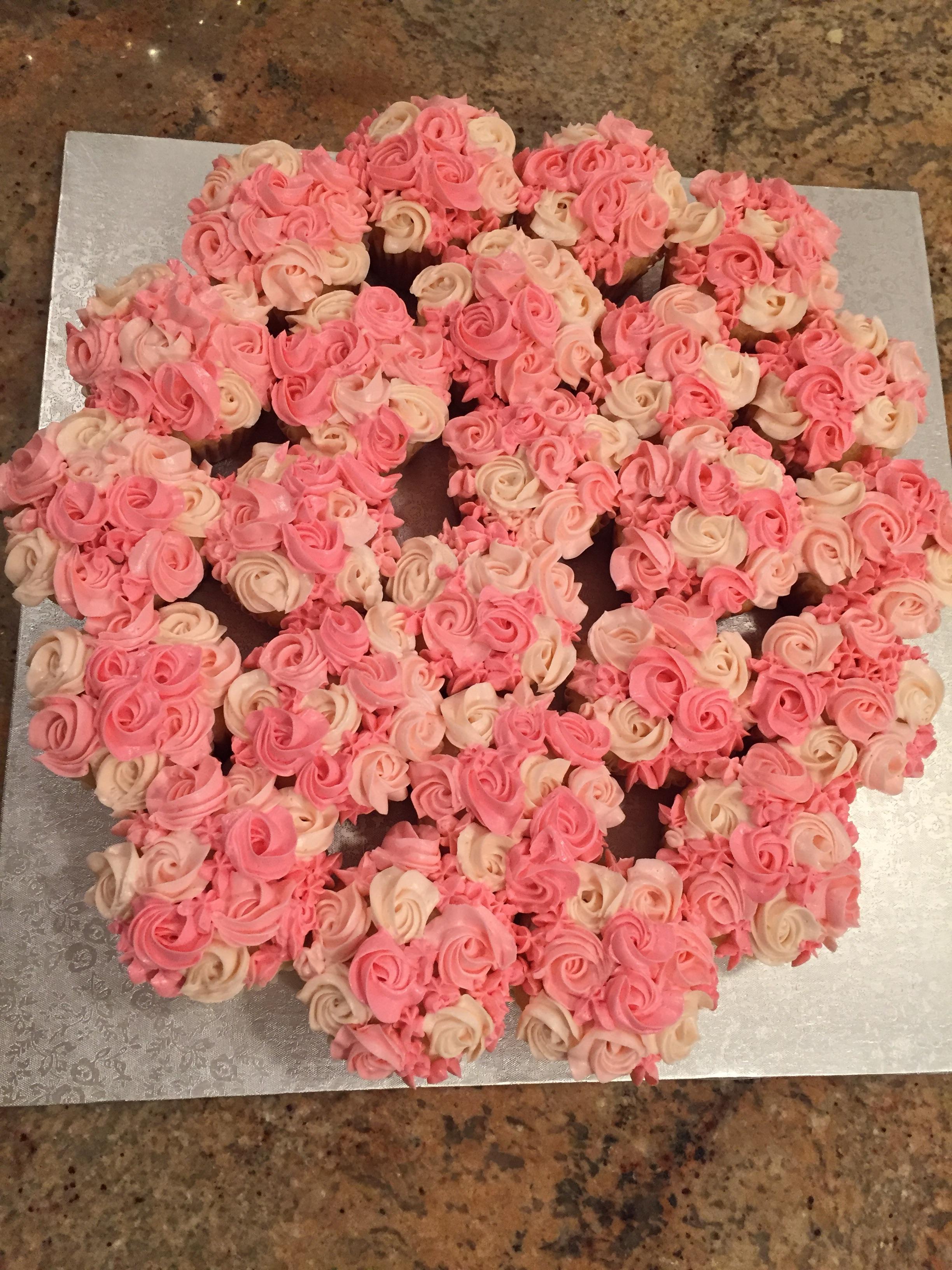 My first attempt at a pull apart cake. Rosettes will never go out of
