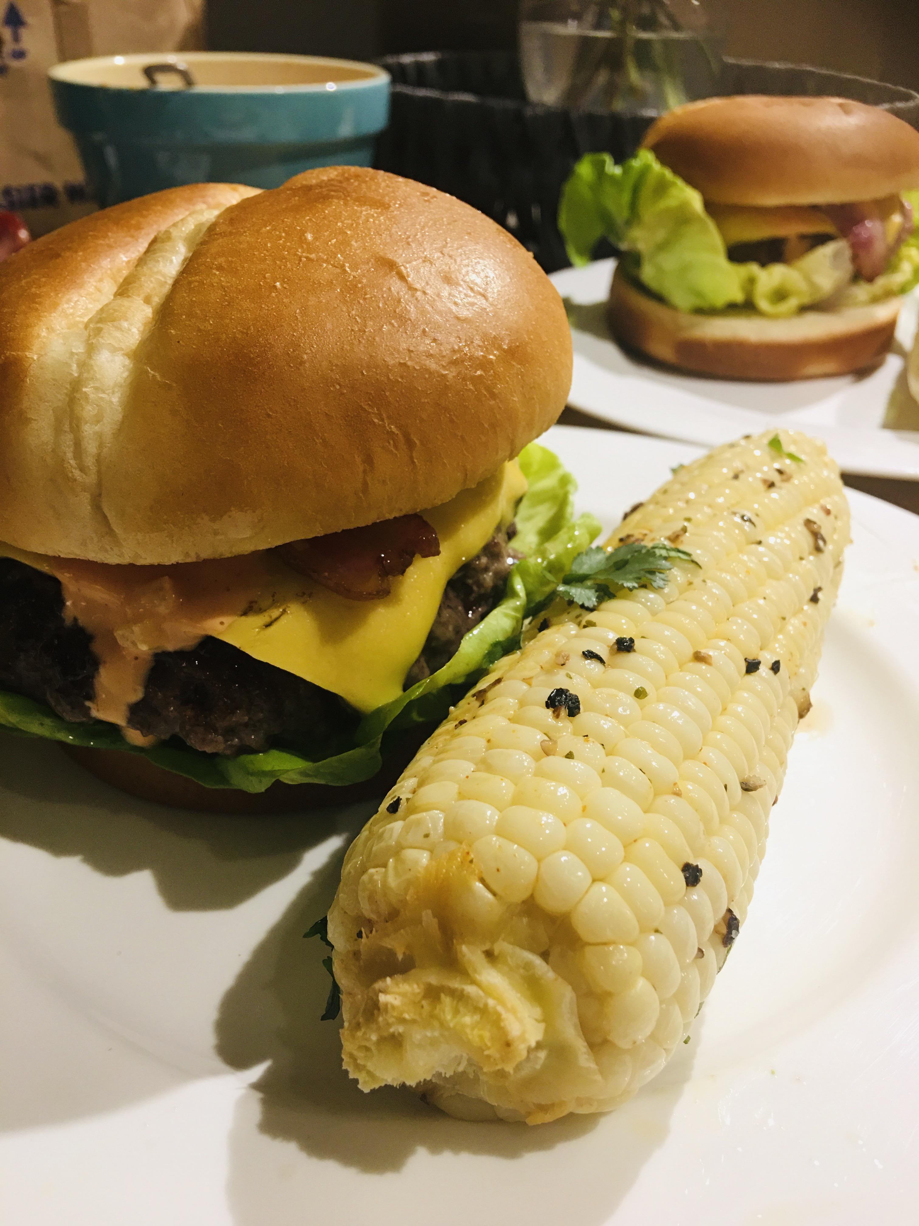 [Homemade] Pubstyle bacon cheeseburgers & spicy corn. r/food
