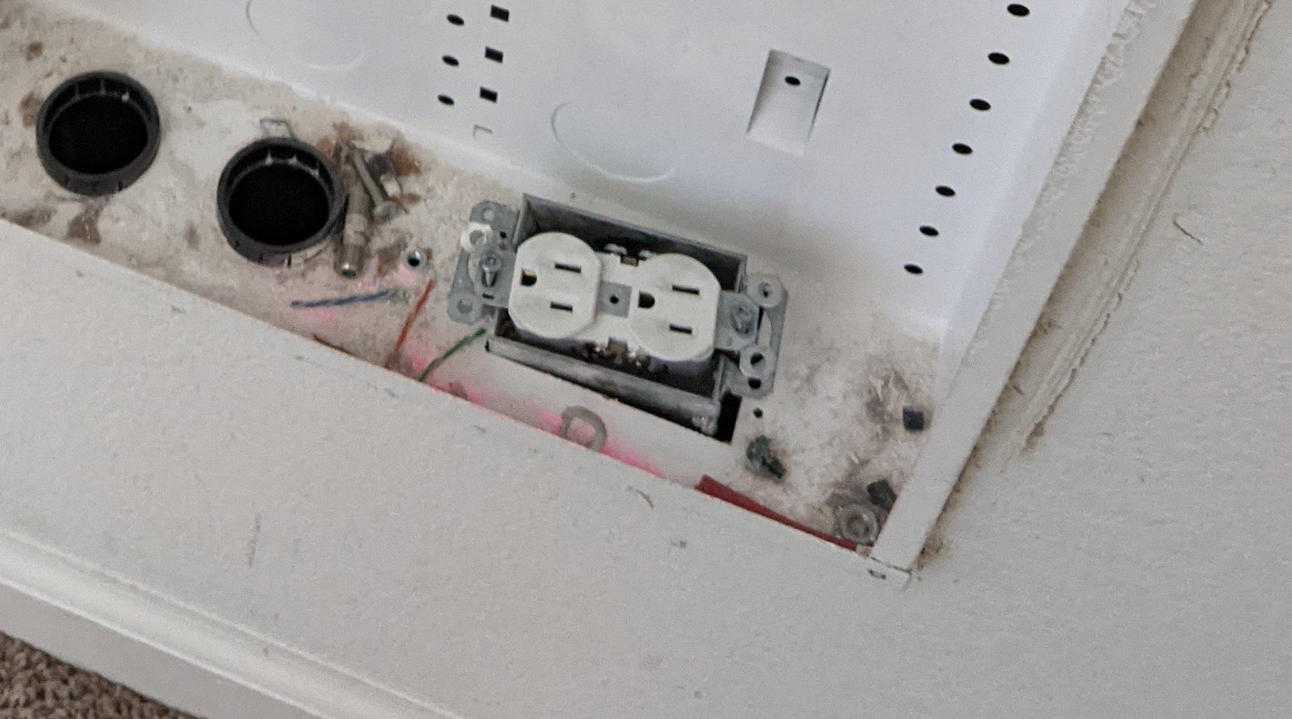 [Repost] Questions on Safety of Exposed Outlet : r/askanelectrician