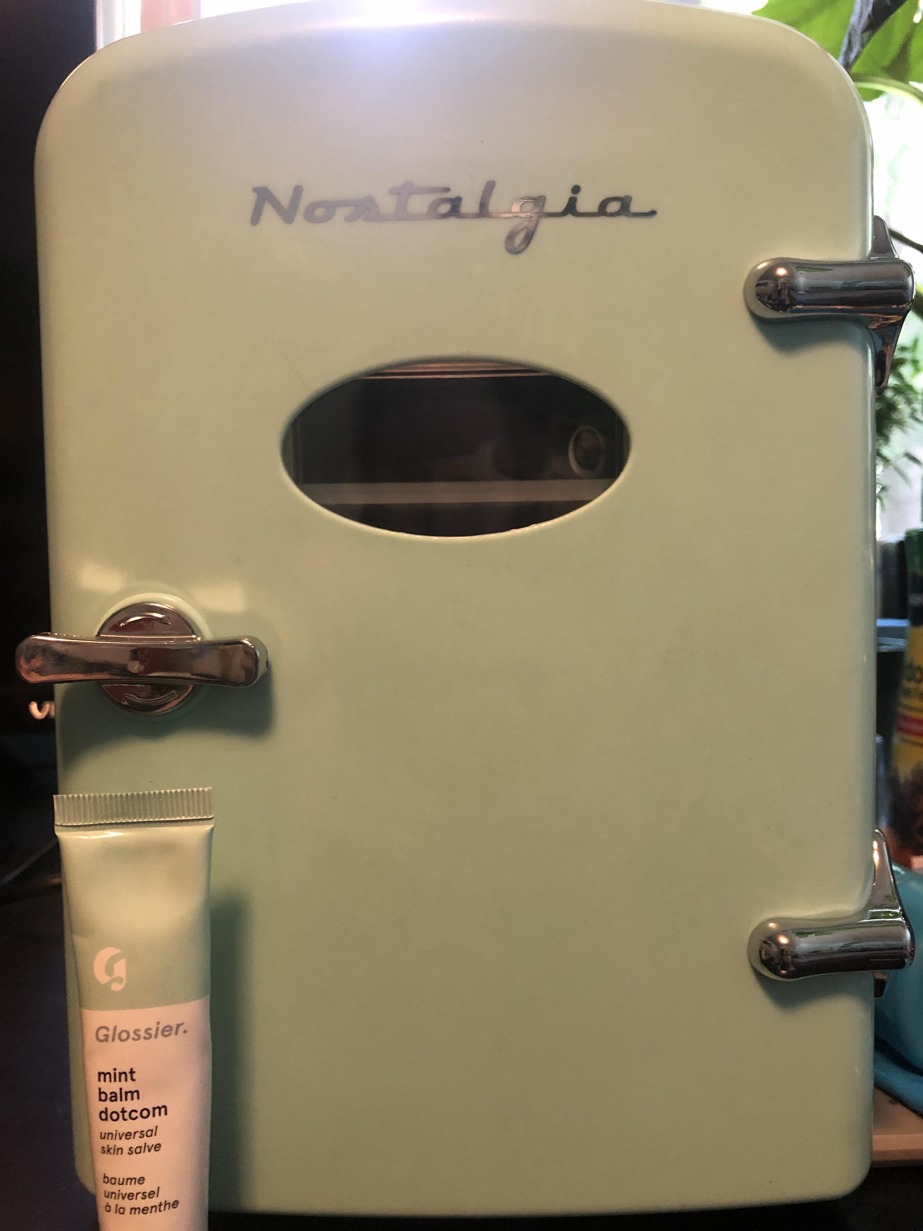 My favorite bdc matches my skincare fridge 🌊 r/glossier