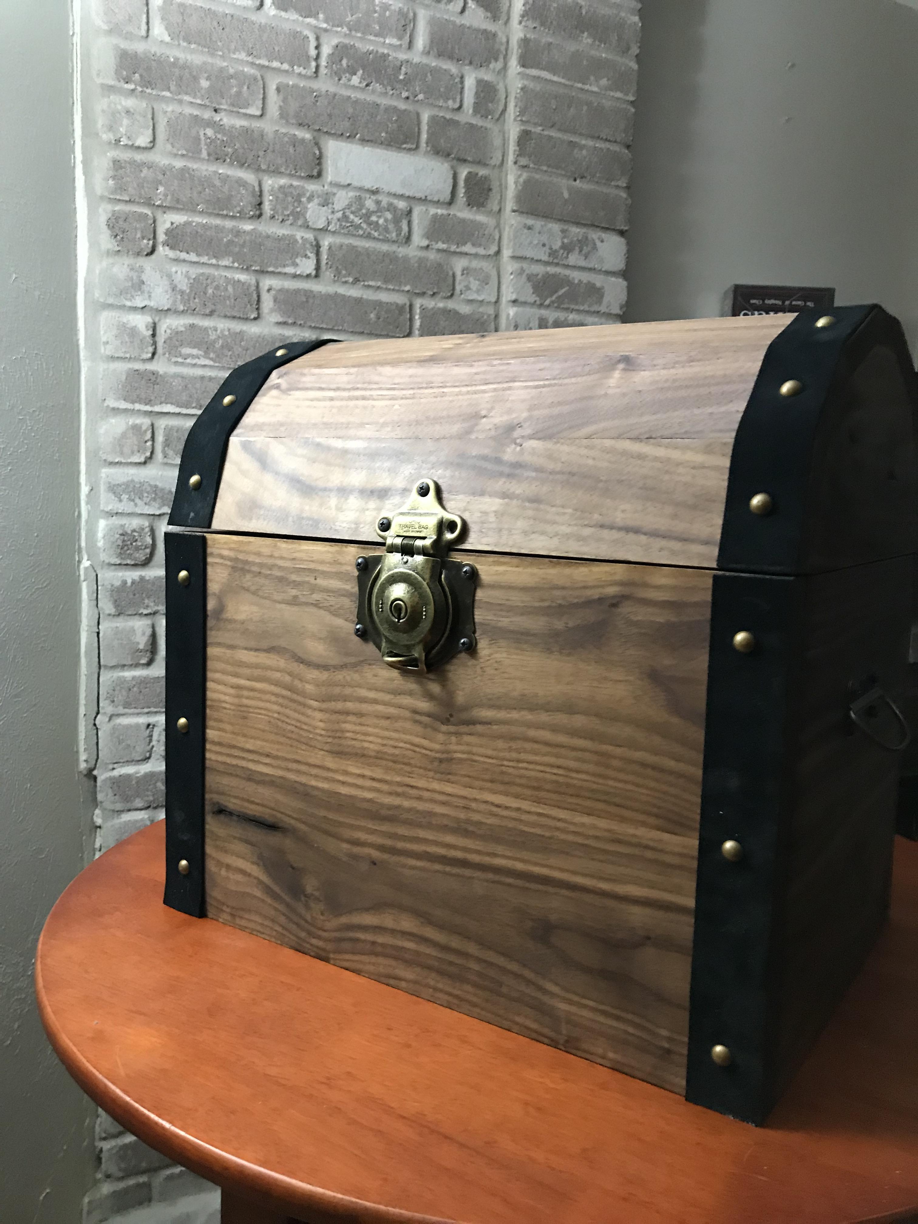 Walnut Treasure Chest r/woodworking