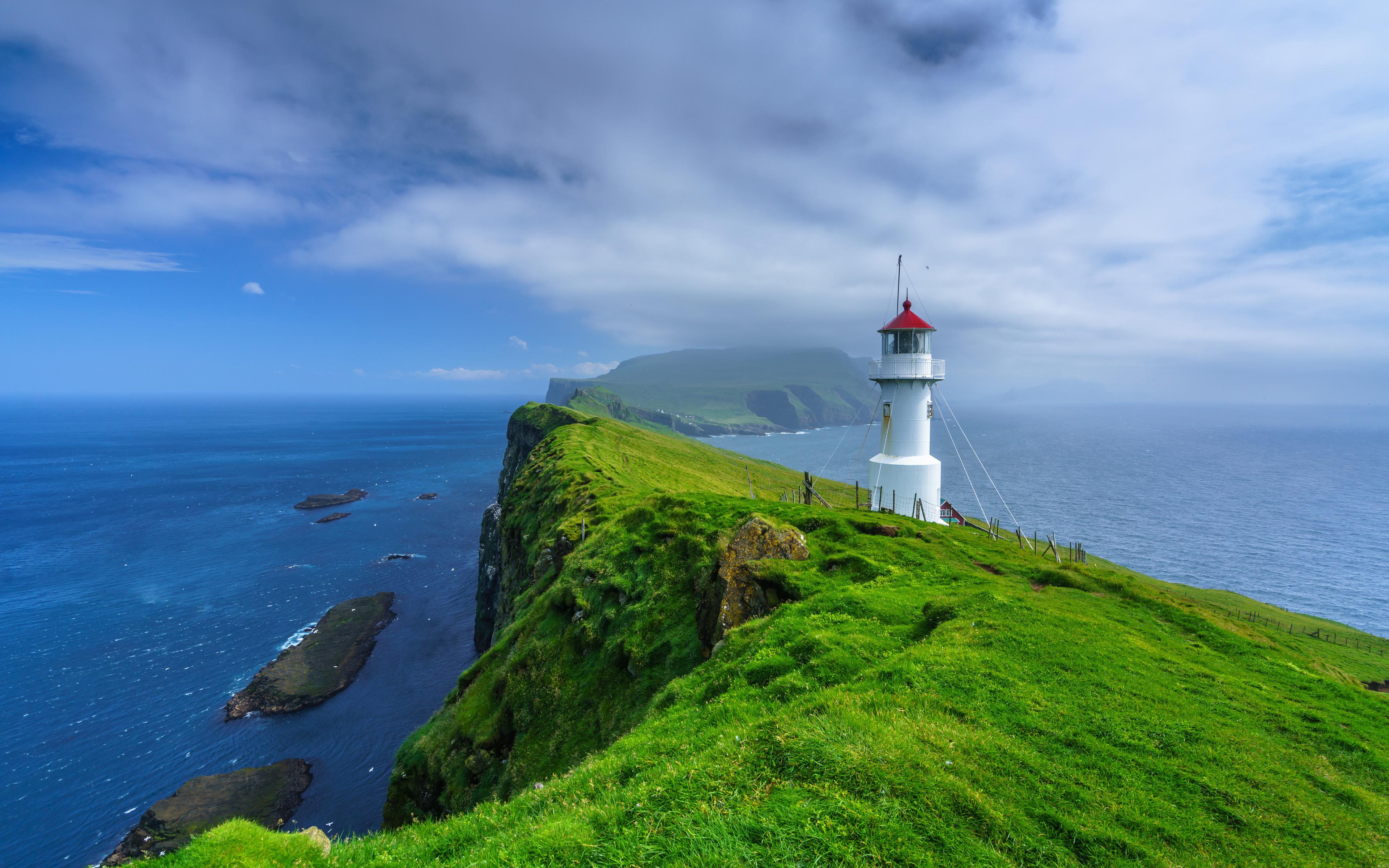 Lighthouse on Faroe Islands [3840x2400] wallpaper