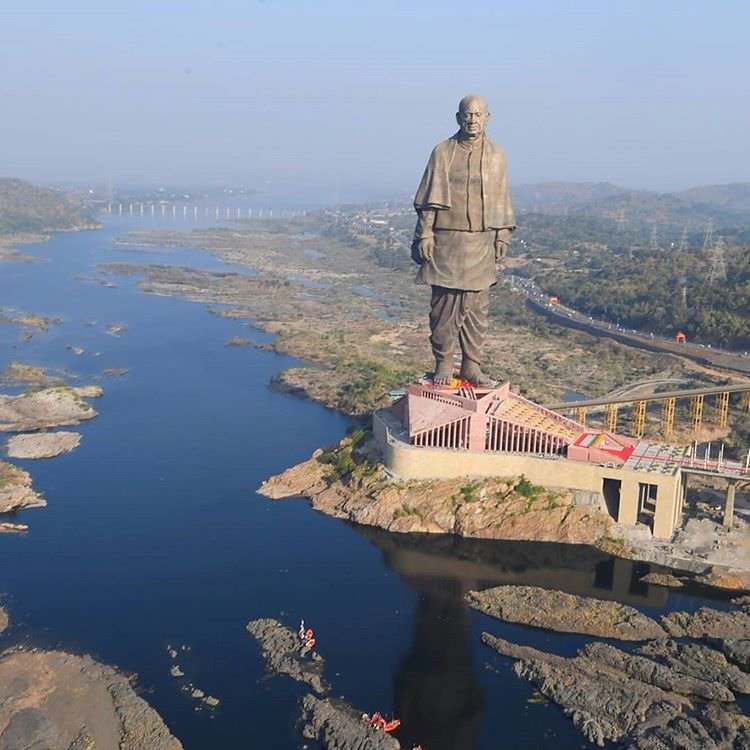 India spent 300 crore rupees on this statue (4,10,10,000.00 USD) r