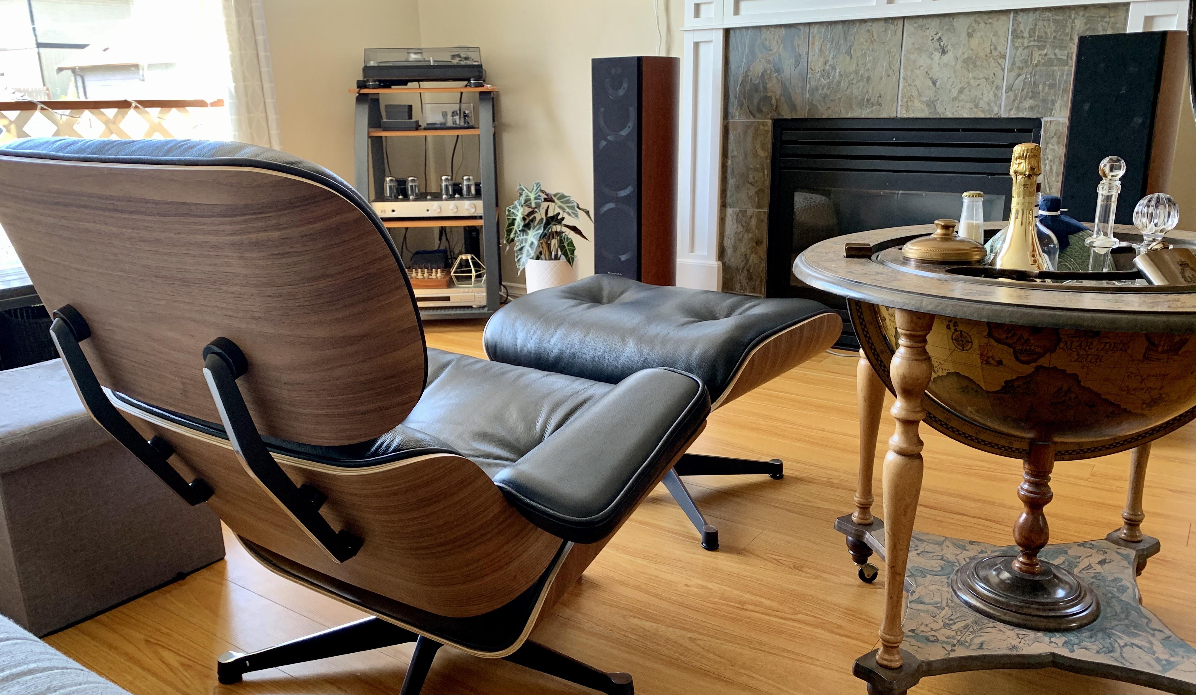 Finally pulled the trigger on the chair and it feels great! r/Mid_Century