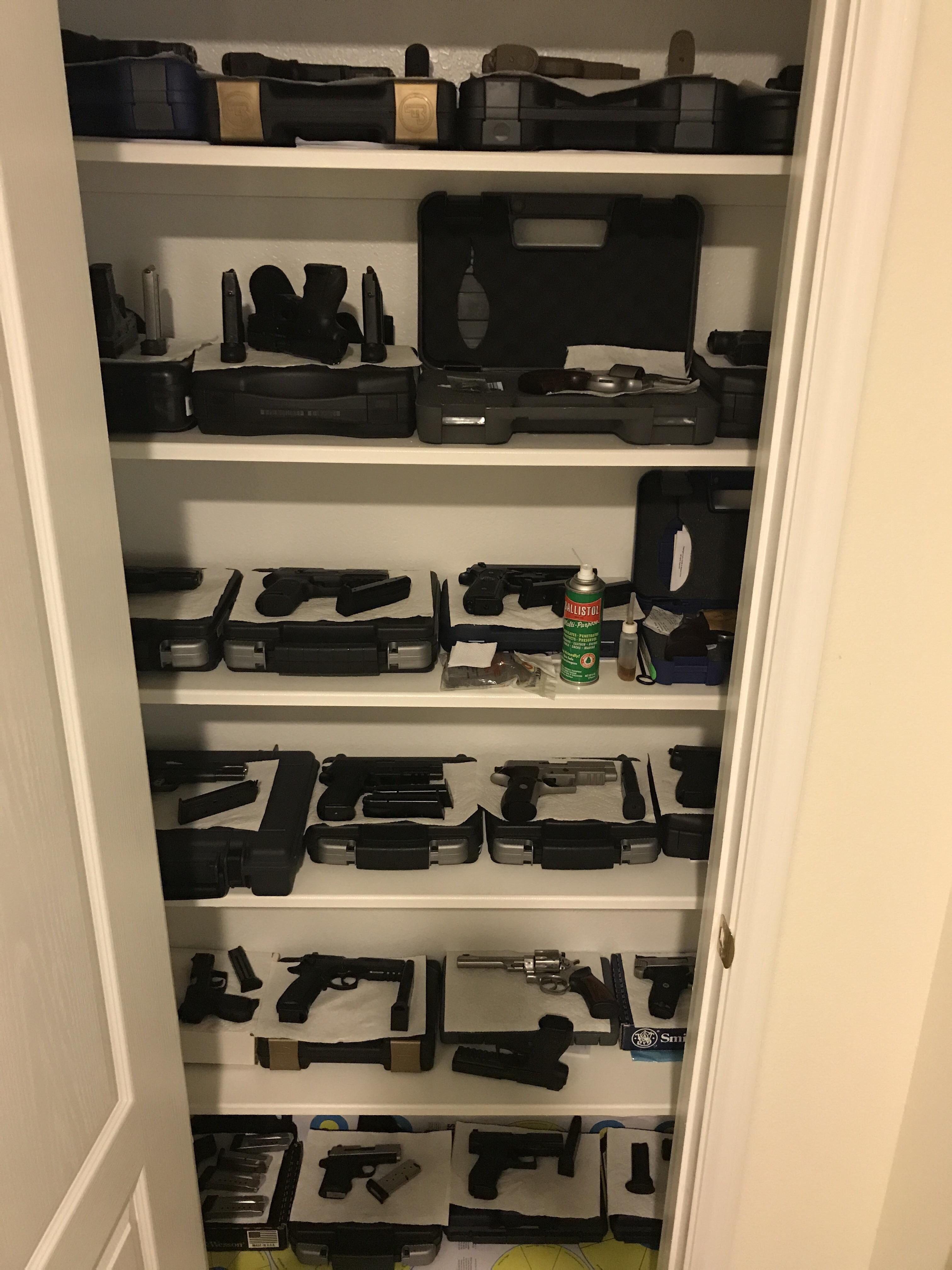 This gun closet r/oddlysatisfying