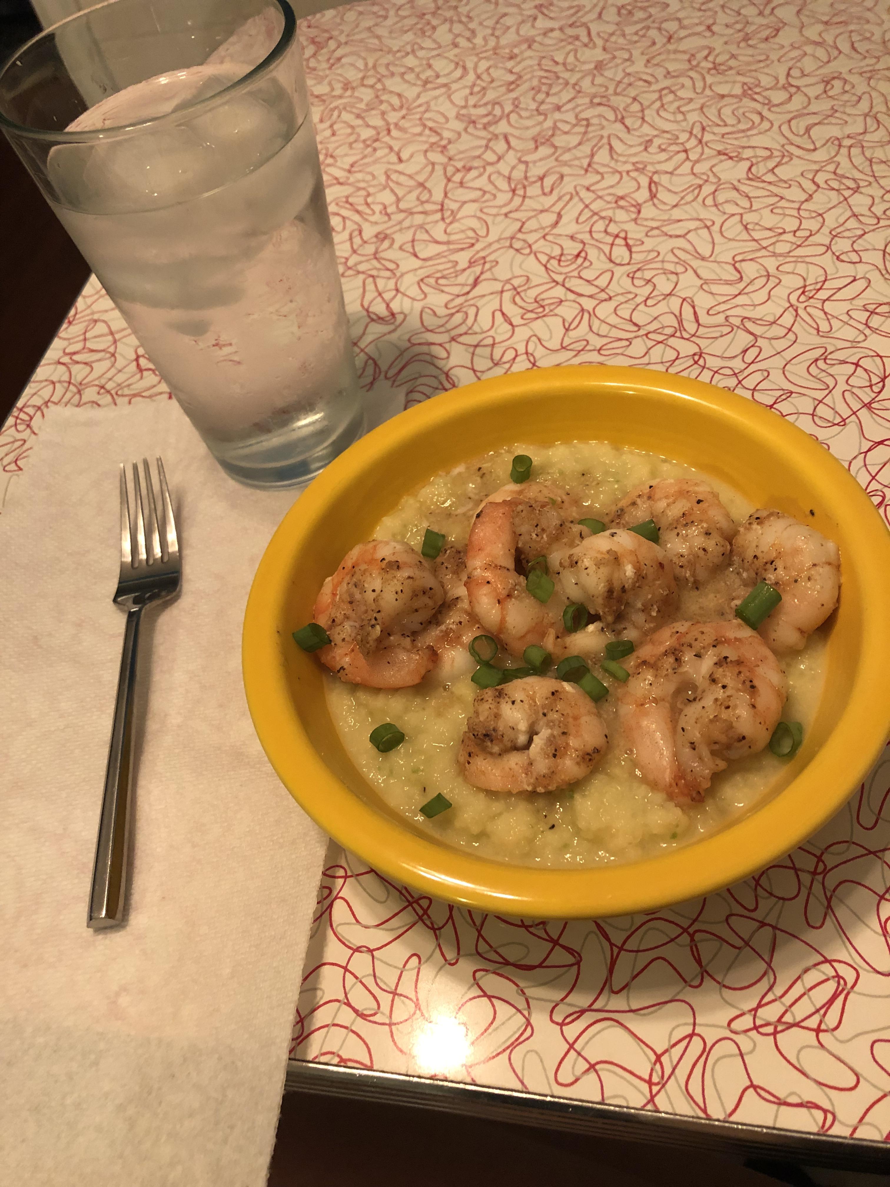350 calorie Shrimp and cheddarjalapeño ‘grits’ r/1200isplenty