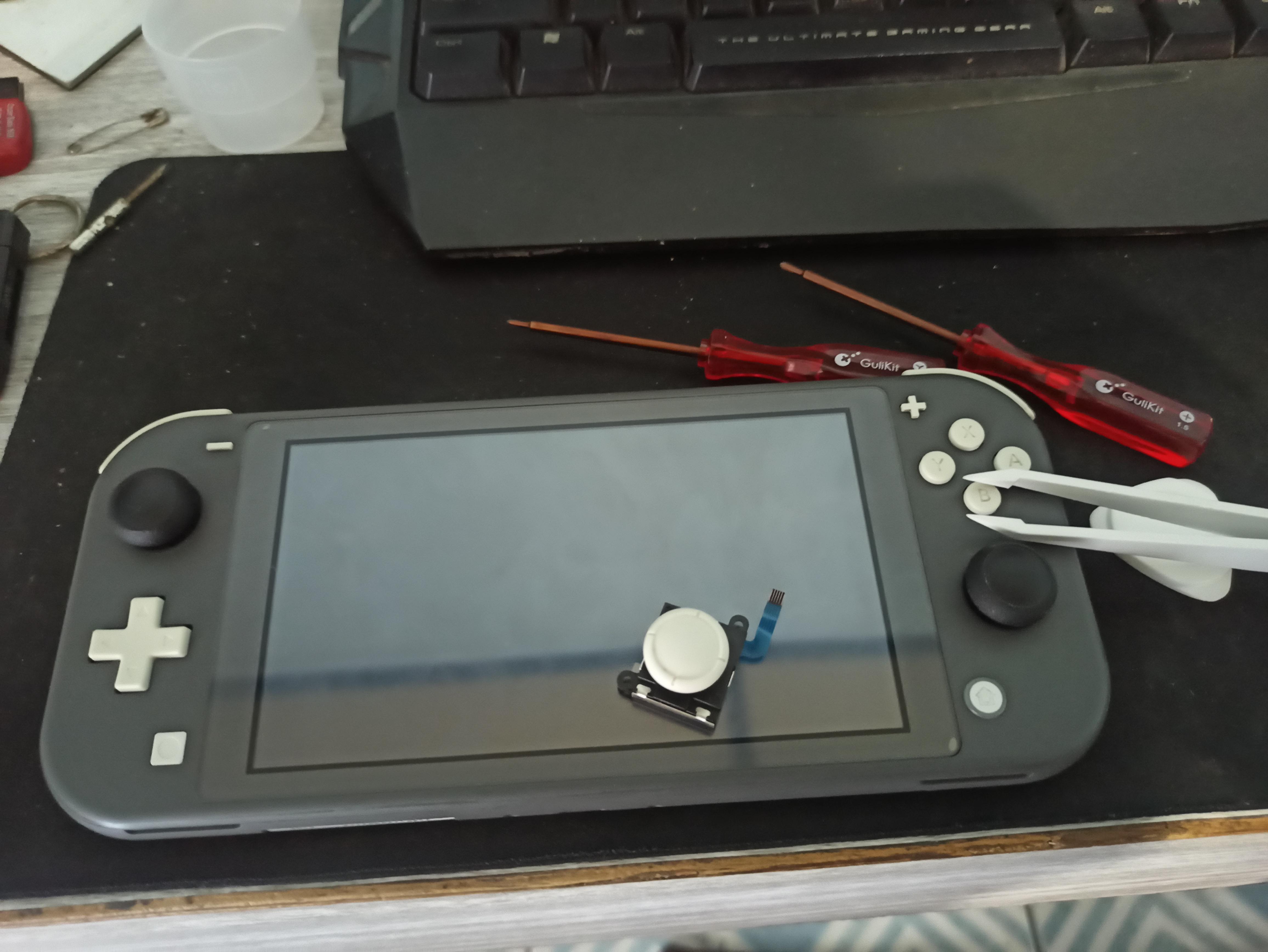 Done replacing my switch lite left joystick no more drift ey ey r/Switch