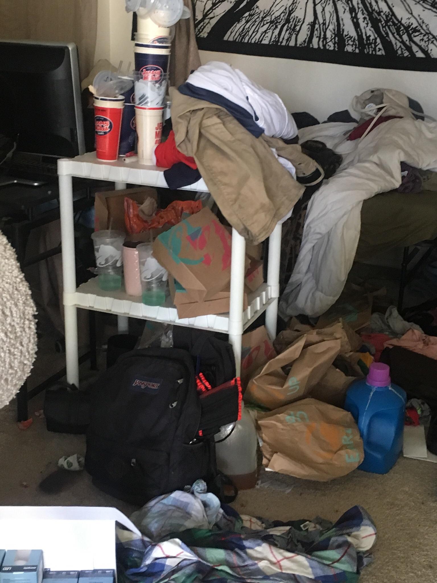 This is how my roommate keeps her nook in the living room. I need to move out. r/trashy