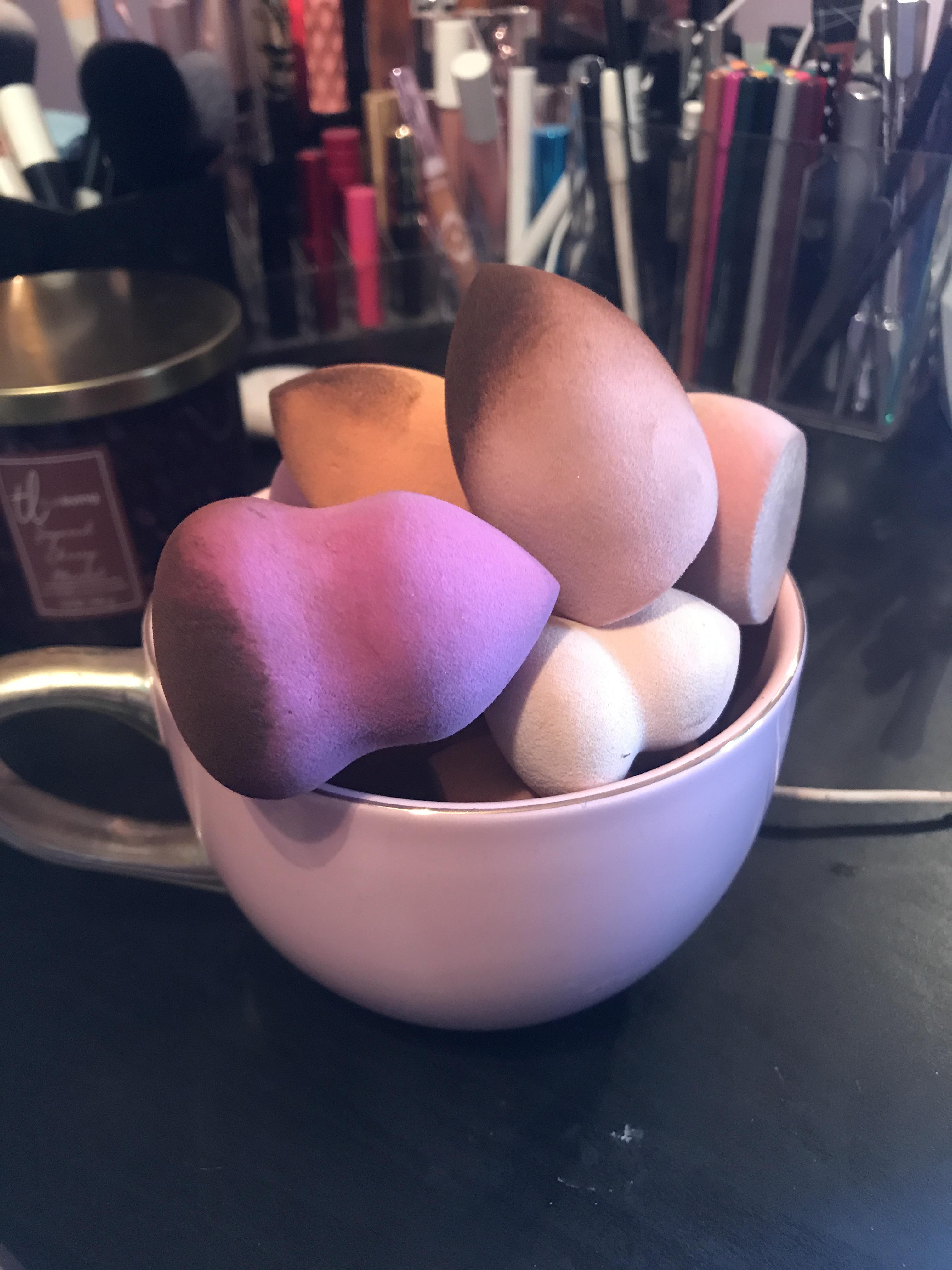 I need help finding something to put my beauty blenders in (photos