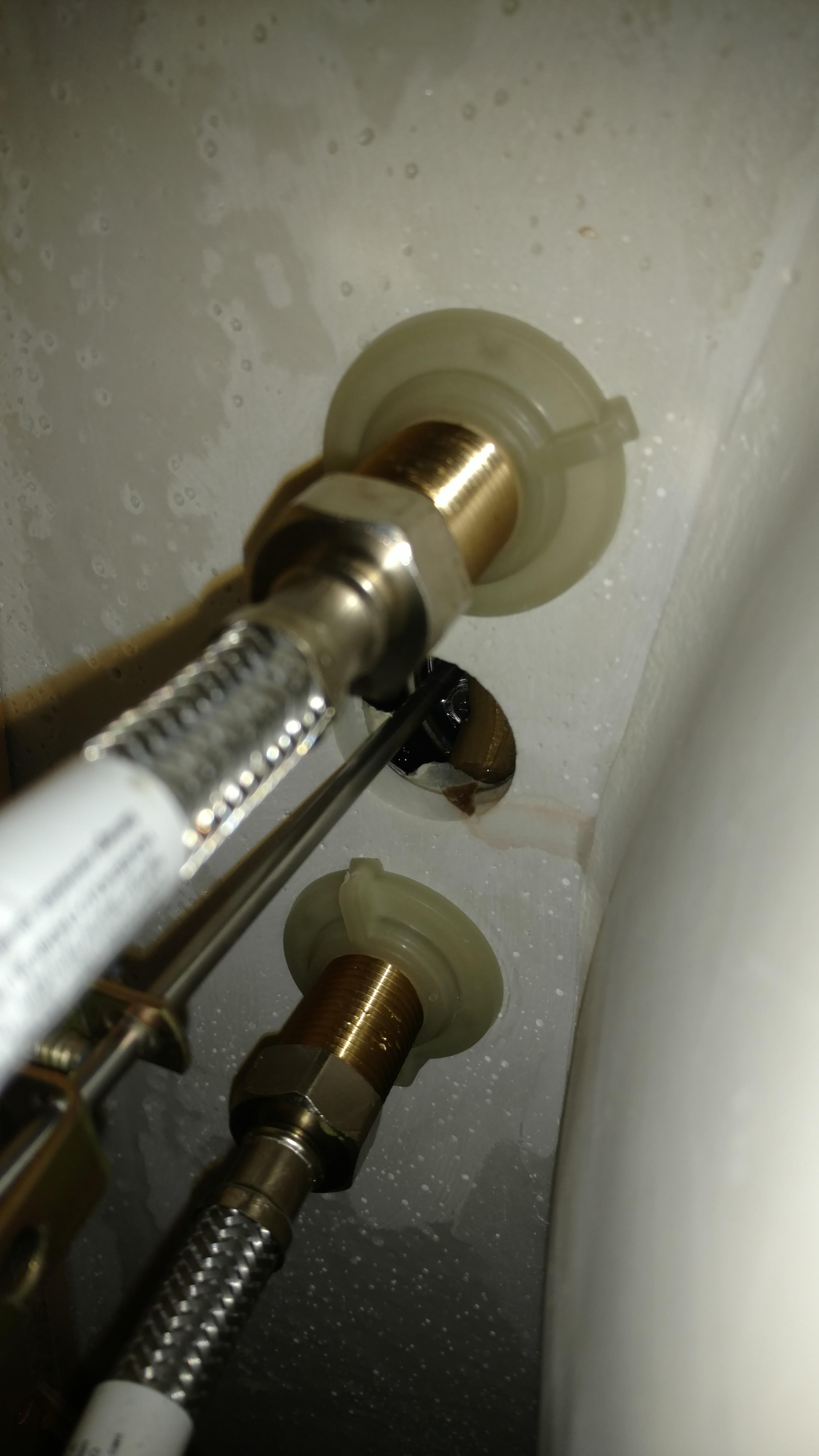 Help. Water leaking when faucet is turned on. r/Plumbing