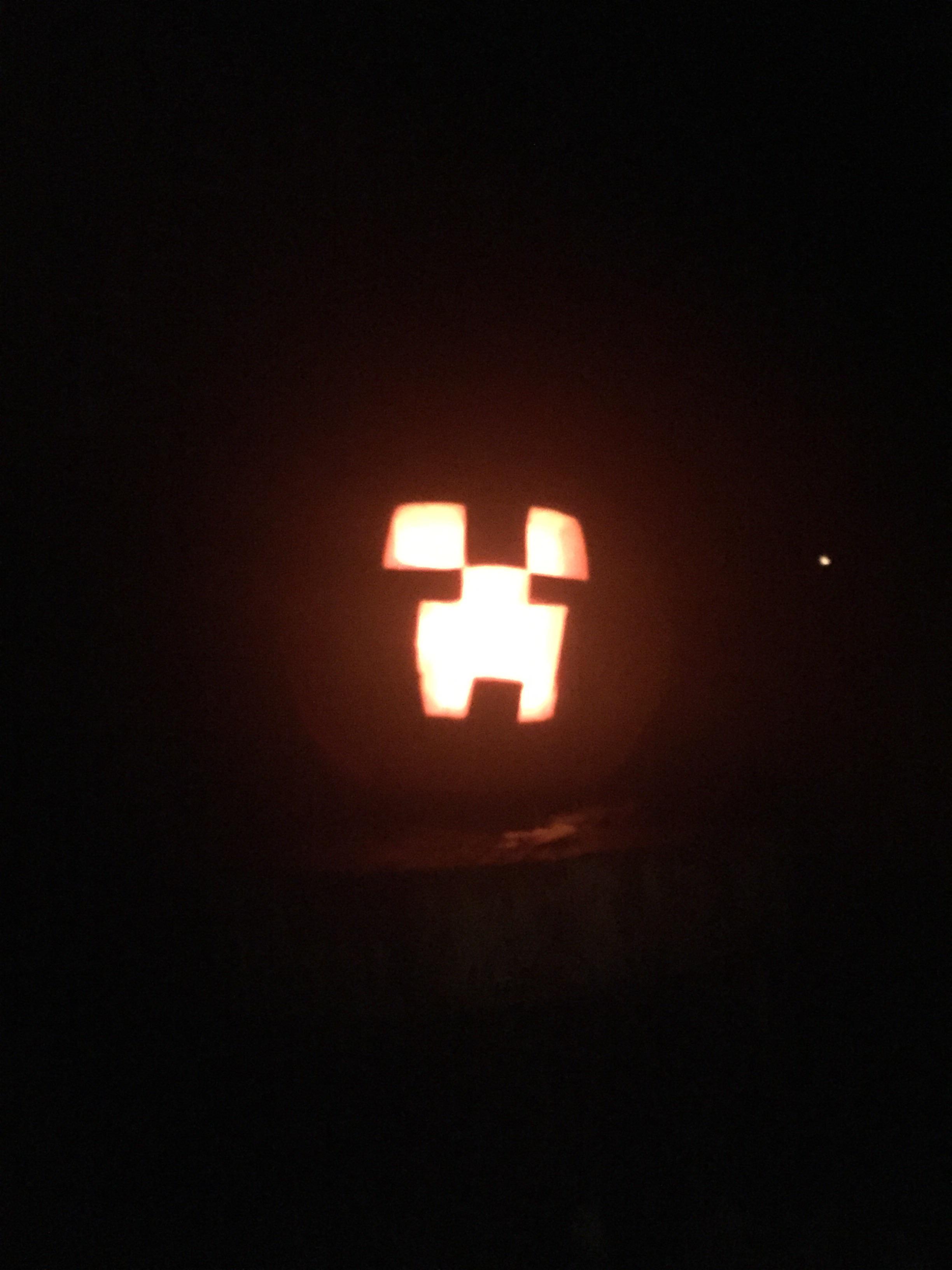 My sister and I made a creeper jack o’lantern r/Minecraft