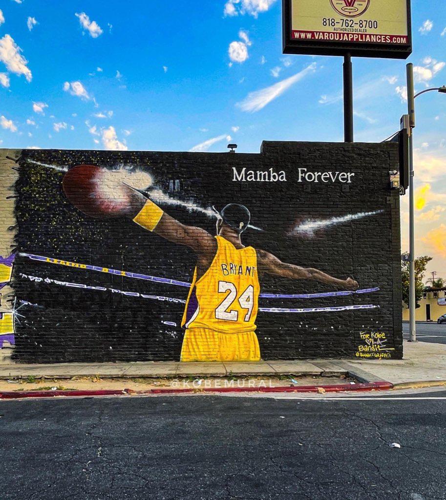 2010 🏆 Kobe mural in North Hollywood (from r/lakers