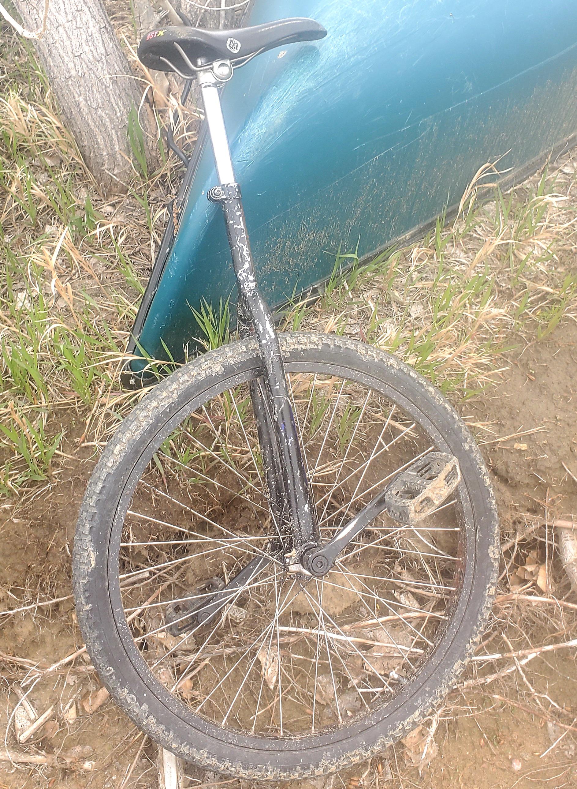 Bicycle seat on a unicycle. r/Justridingalong