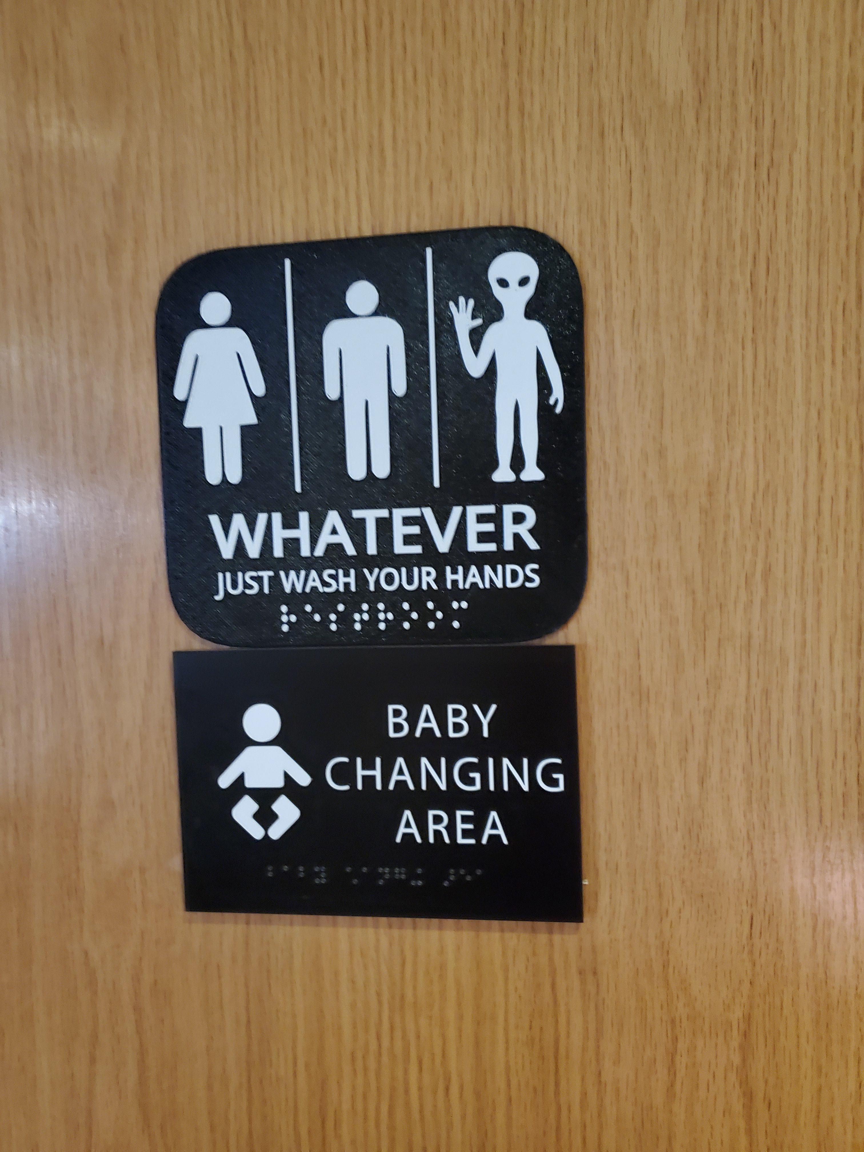 Best bathroom sign ive seen yet r/traaaaaaannnnnnnnnns