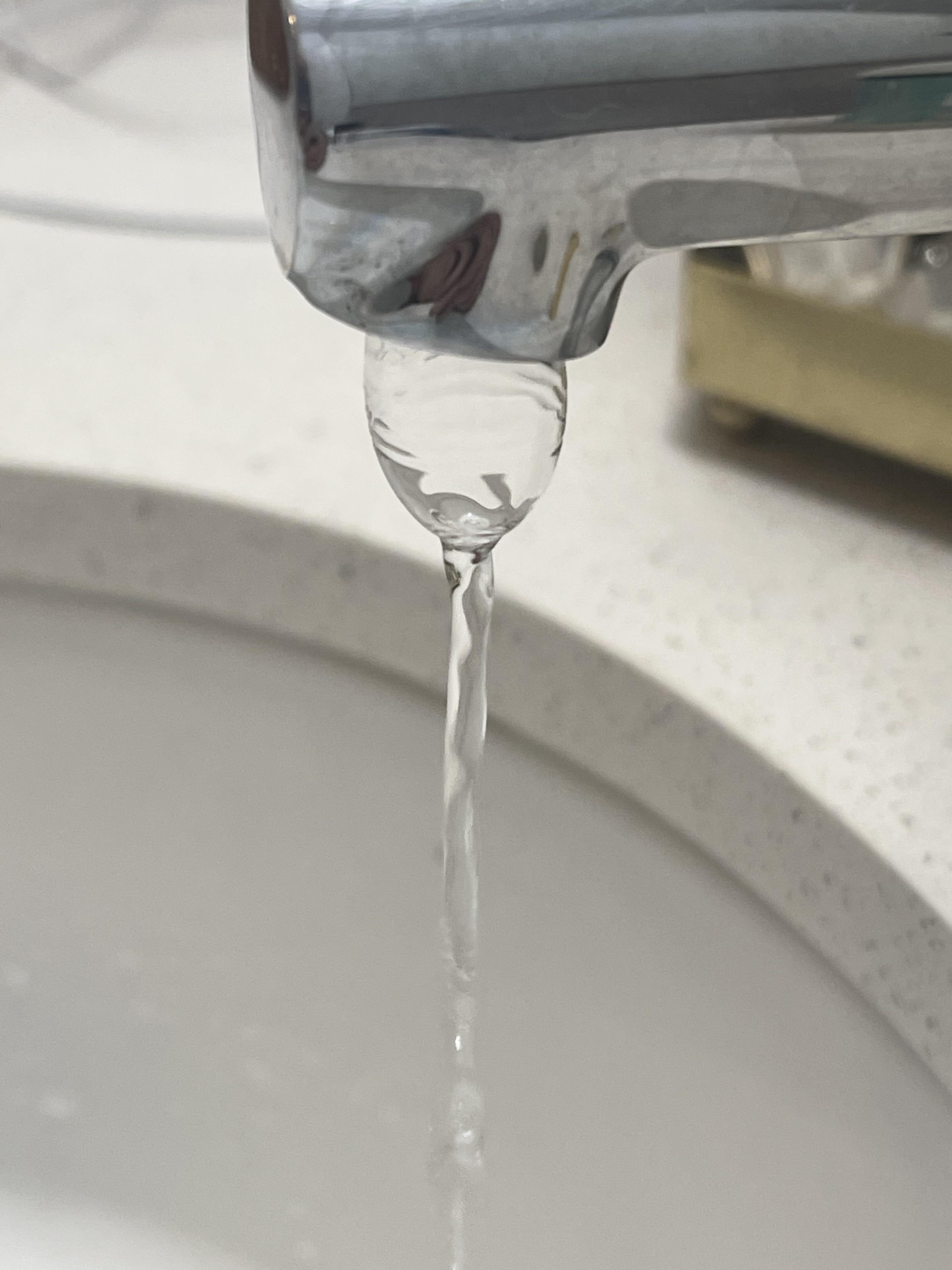 My faucet blew a bubble r/mildlyinteresting