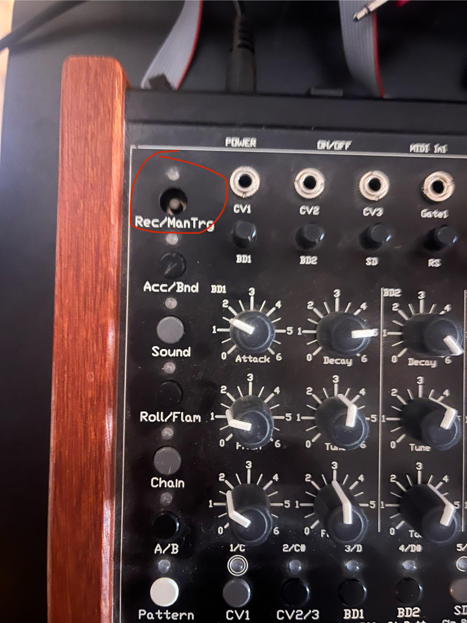 Missing button MFB Tanzbär : r/synthdiy