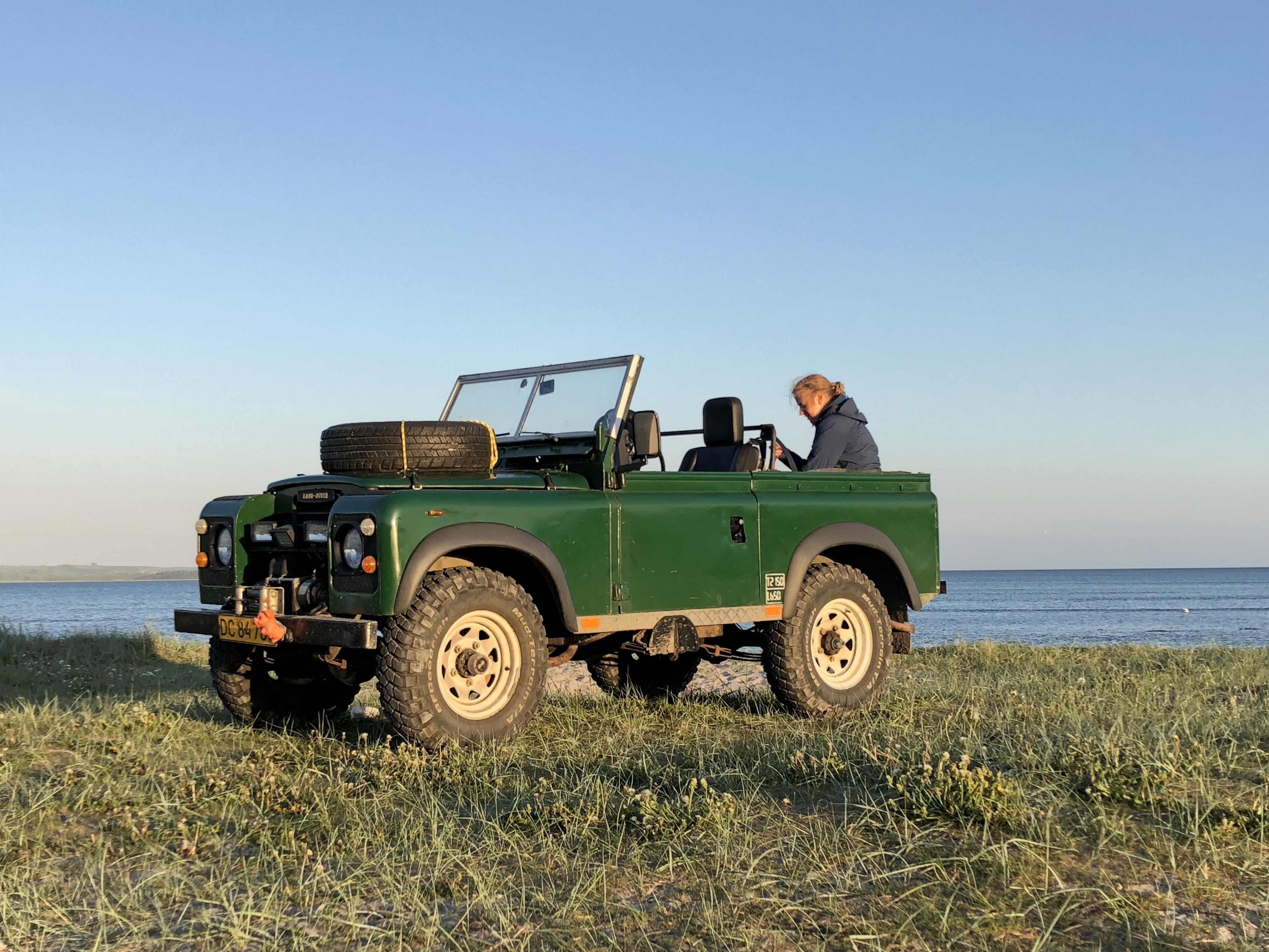 Spring hase come to Denmark, and thus the top comes off 👍 r/LandRover