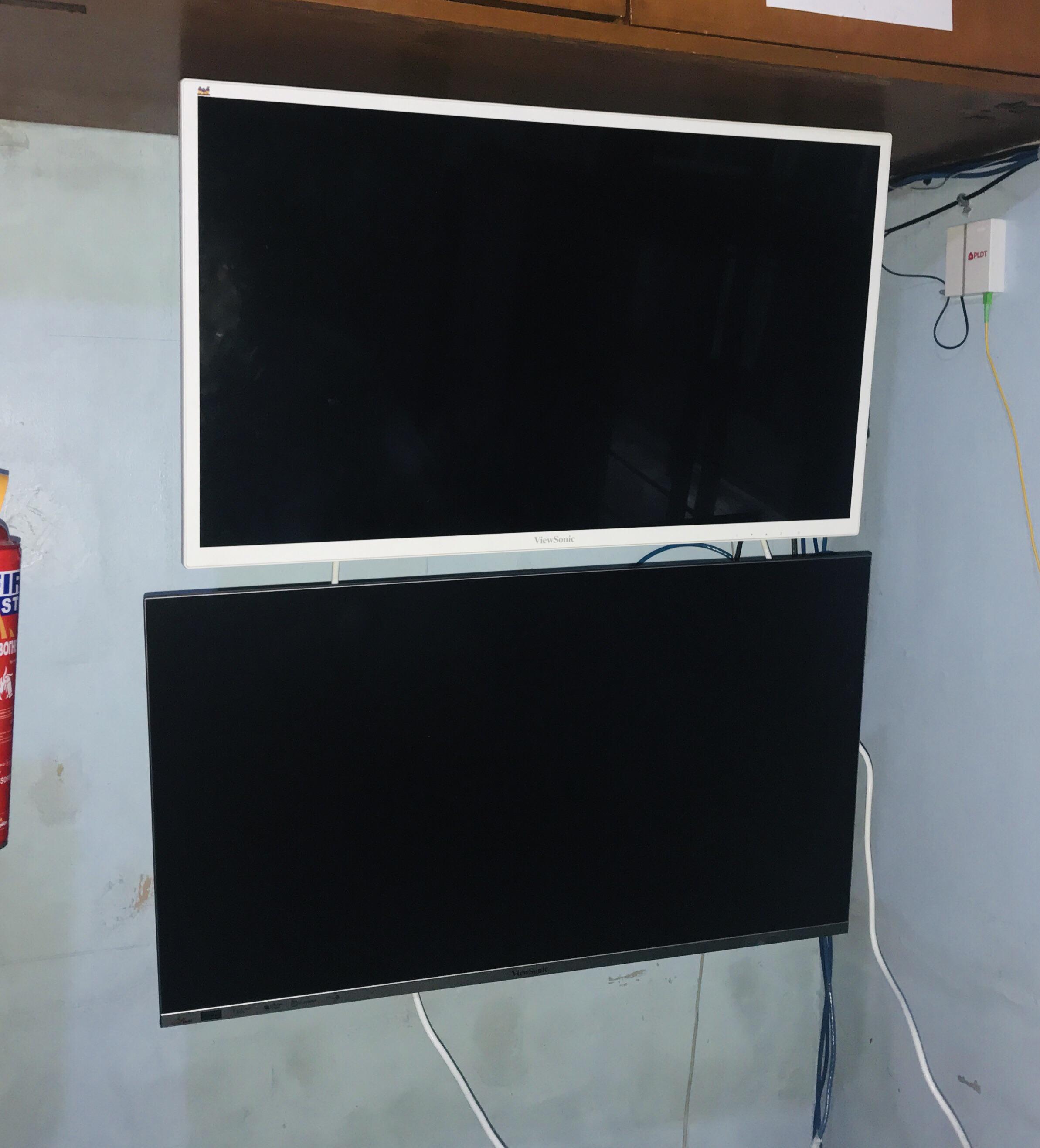 Viewsonic VX3208SW & VX3276MD Vertical Wall Mount r/Monitors