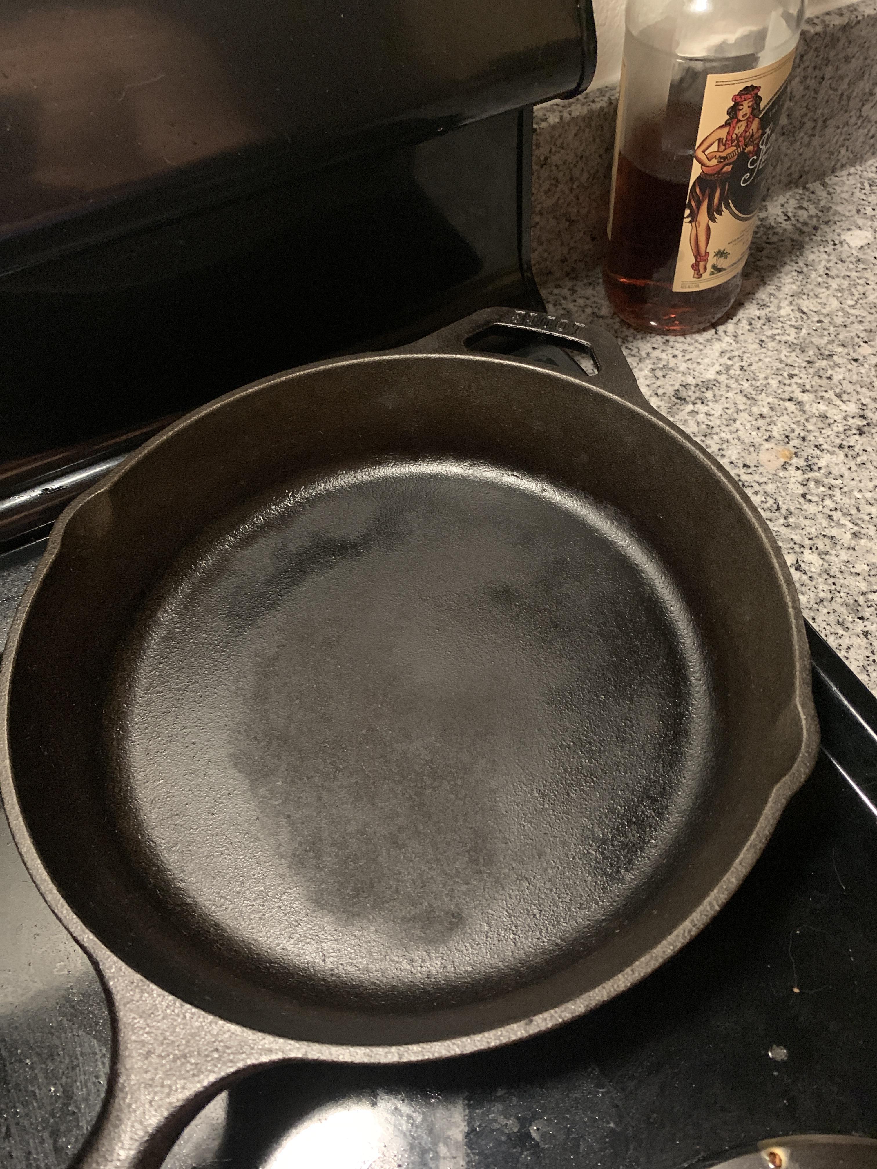 How does the seasoning look? I’m new to cast iron. r/castiron