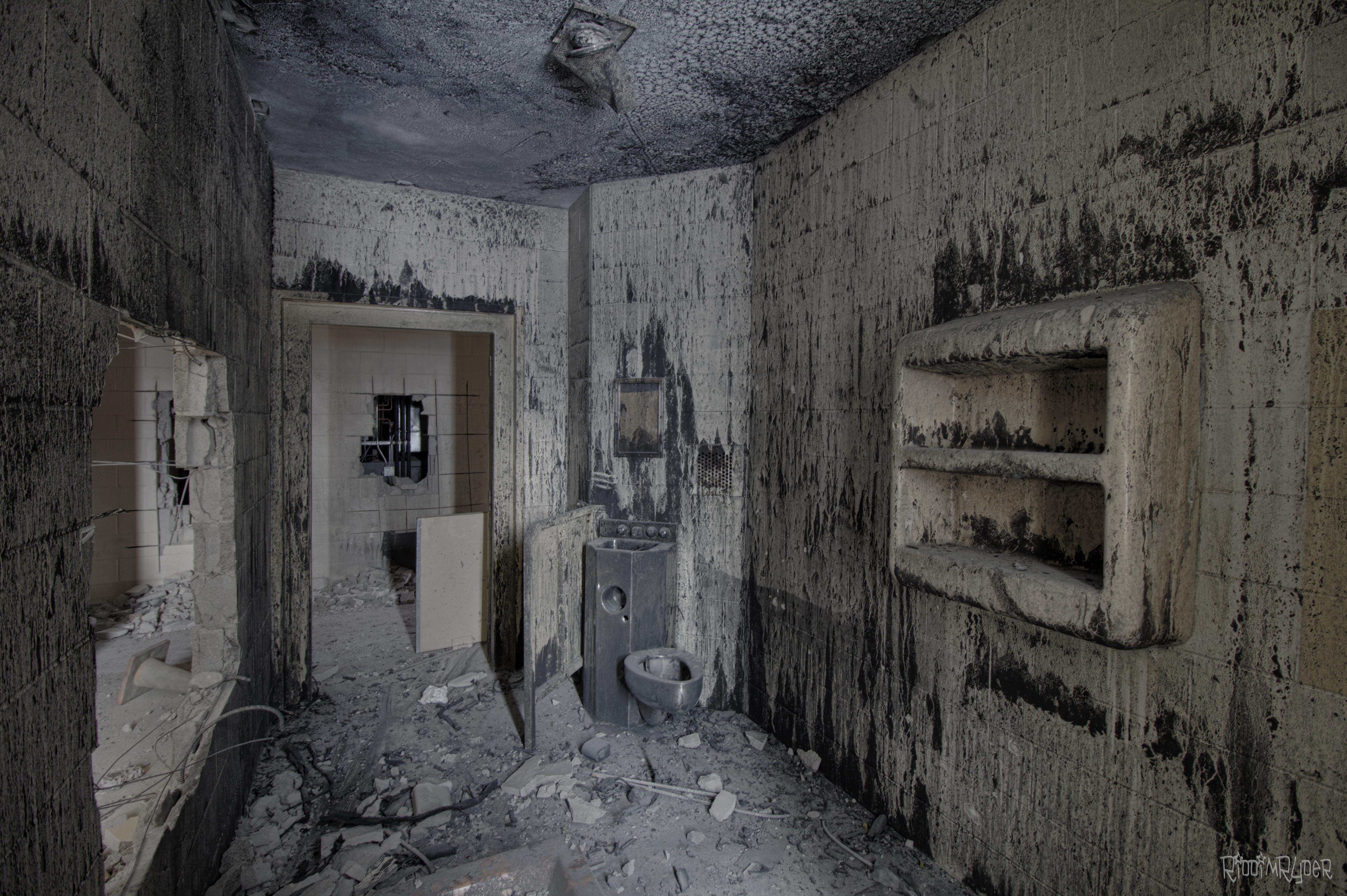 Jail Cell Inside an Abandoned Jail in Ontario Canada [5195 x 3455] [OC