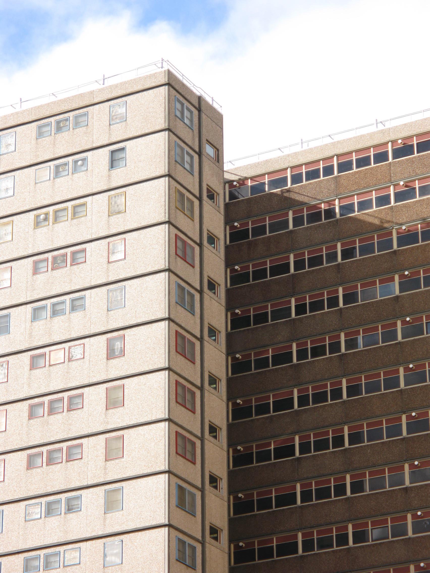 Has anyone lived or currently lives in commission flats in Collingwood